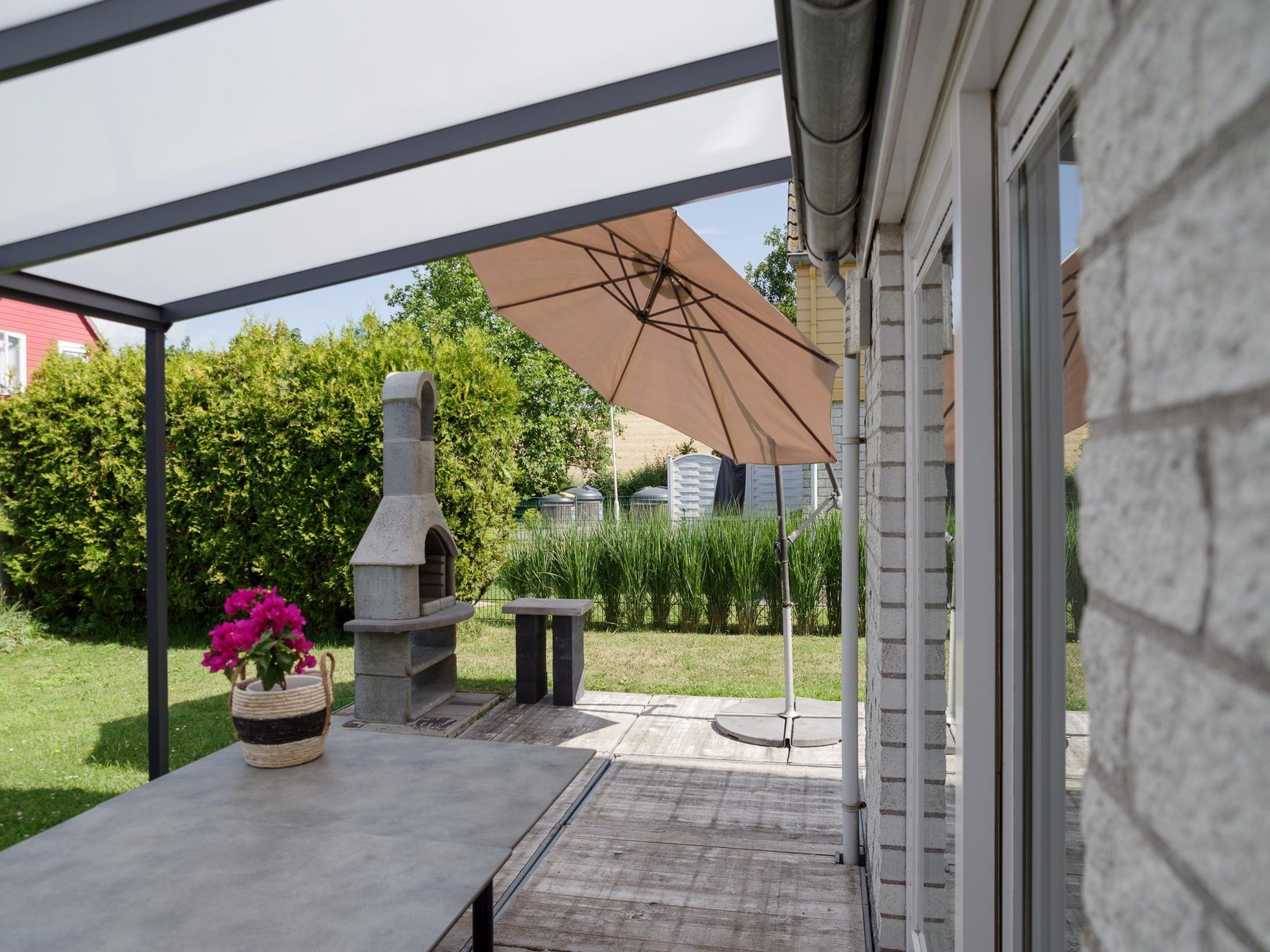 De tuin van Villapark De Oesterbaai 10 in Wemeldinge