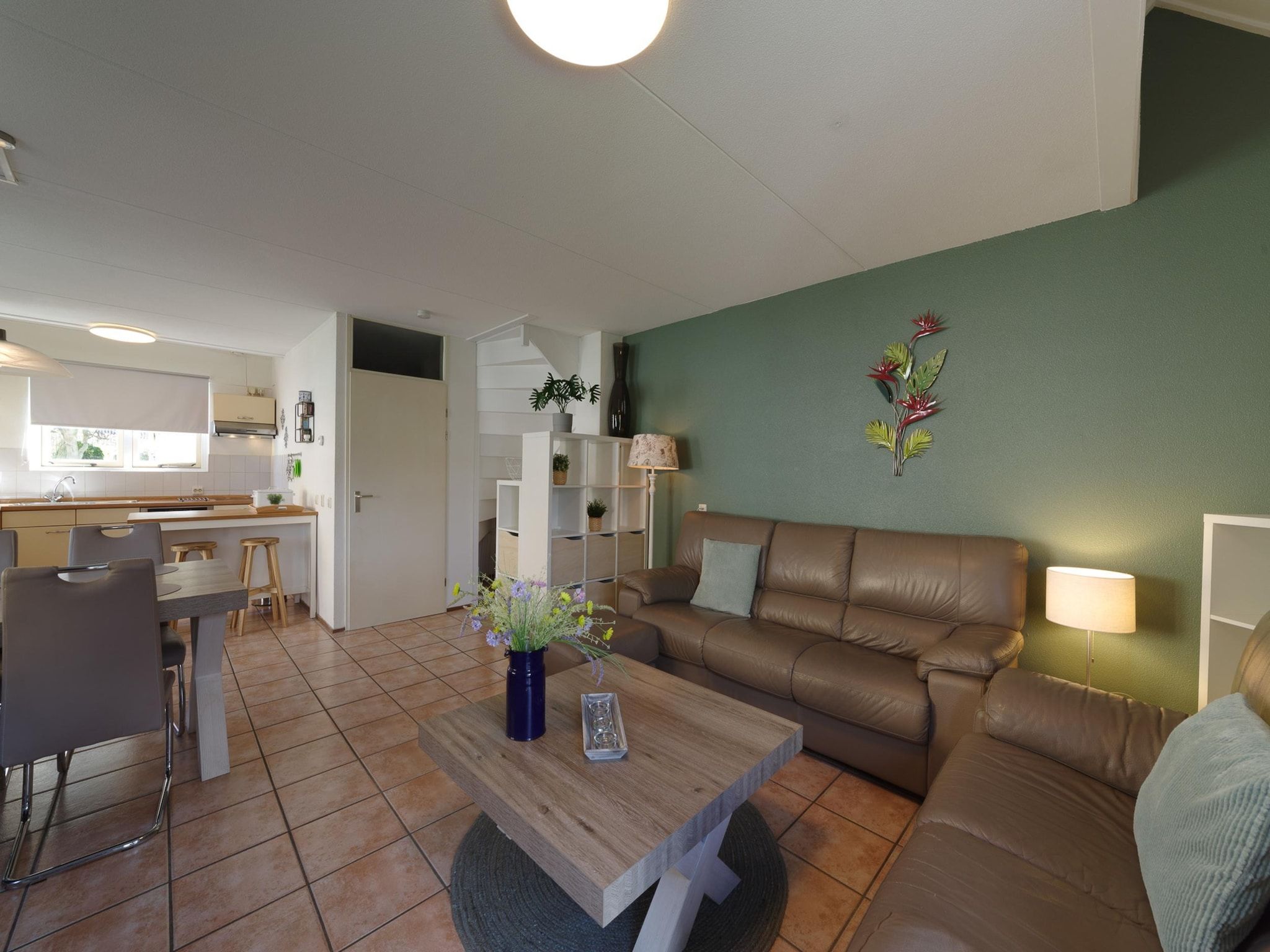 De woonkamer van Villapark De Oesterbaai 10 in Wemeldinge