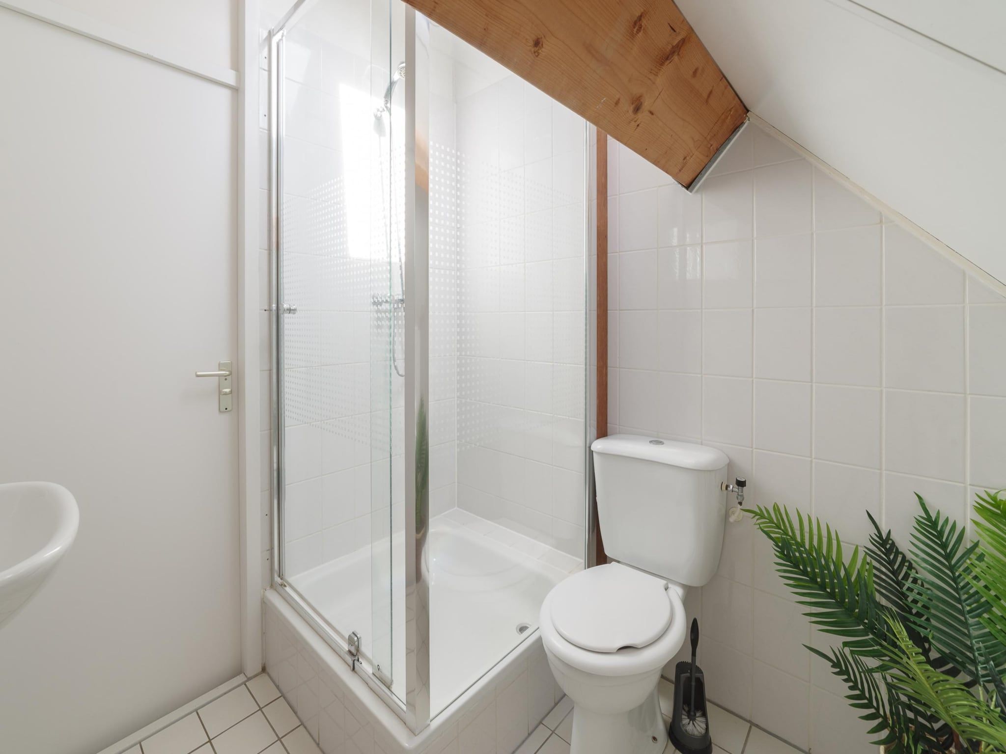 De badkamer van Villapark De Oesterbaai 23 in Wemeldinge