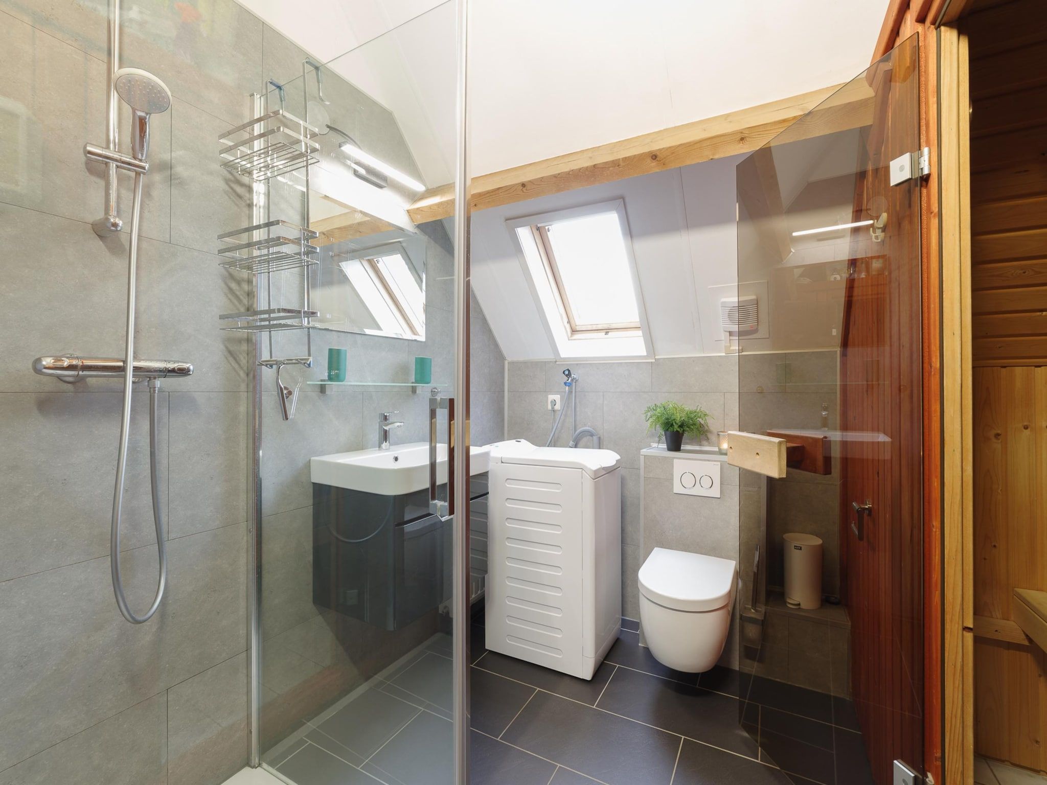 De badkamer van Villapark De Oesterbaai 99 in Wemeldinge