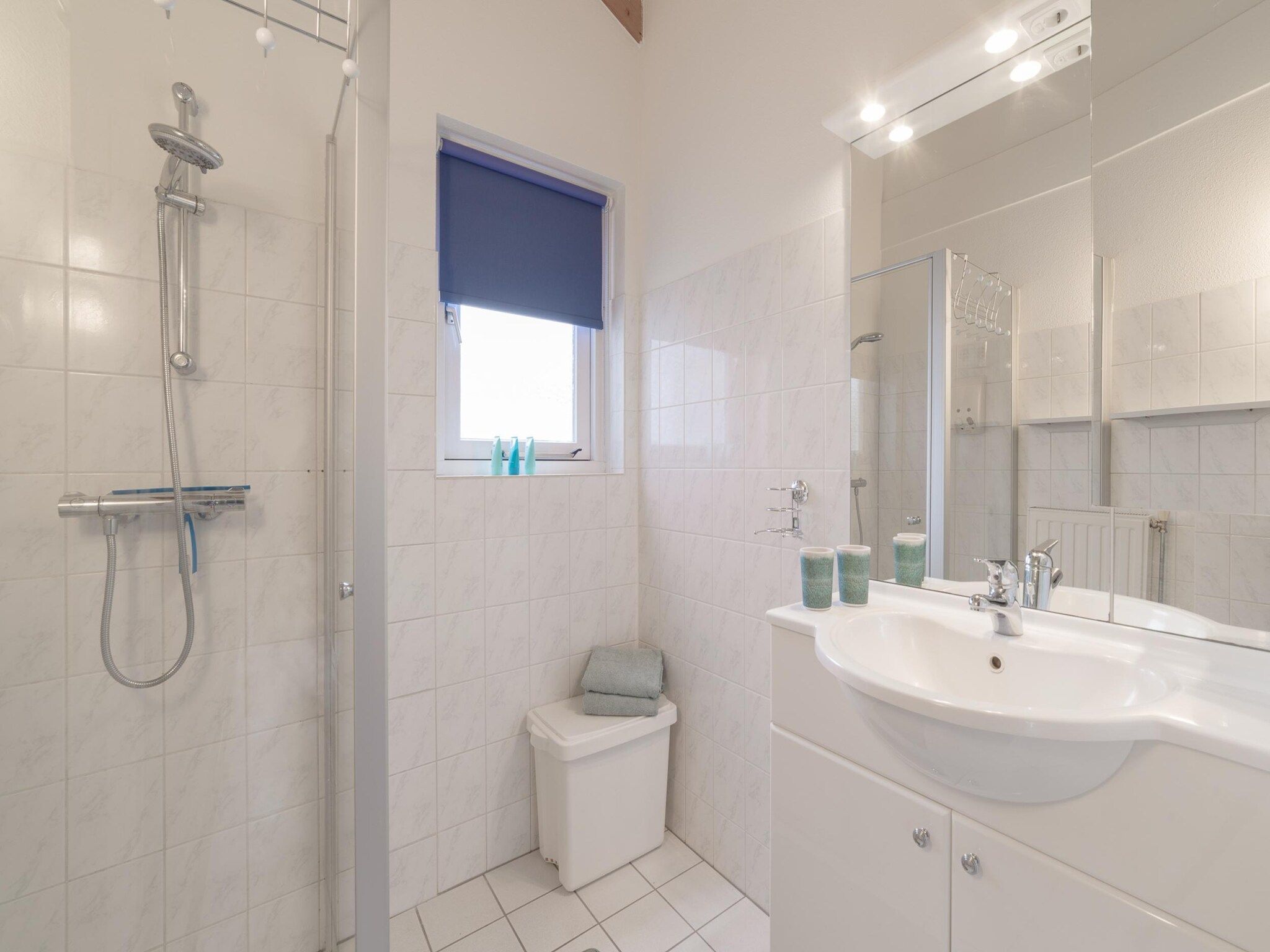 De badkamer van Villapark De Oesterbaai 131 in Wemeldinge