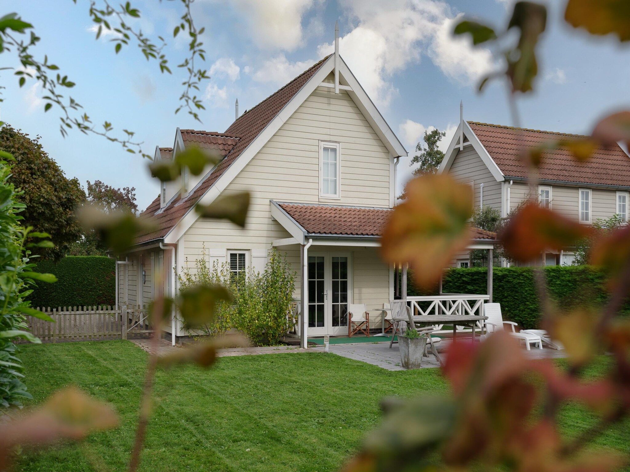 De tuin van Villapark De Oesterbaai 142 in Wemeldinge