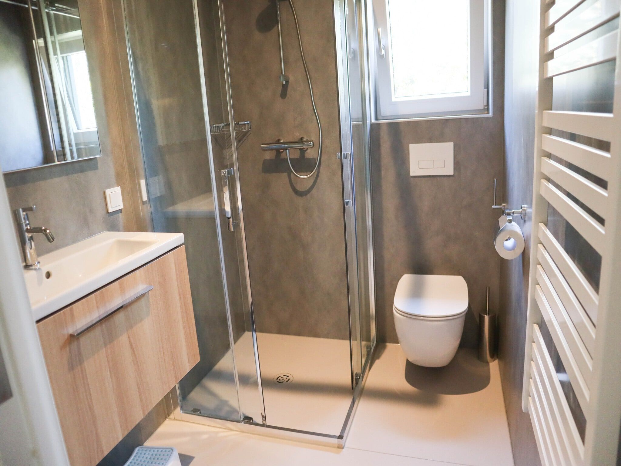 De badkamer van Strandpark Vlugtenburg 15 in s Gravenzande