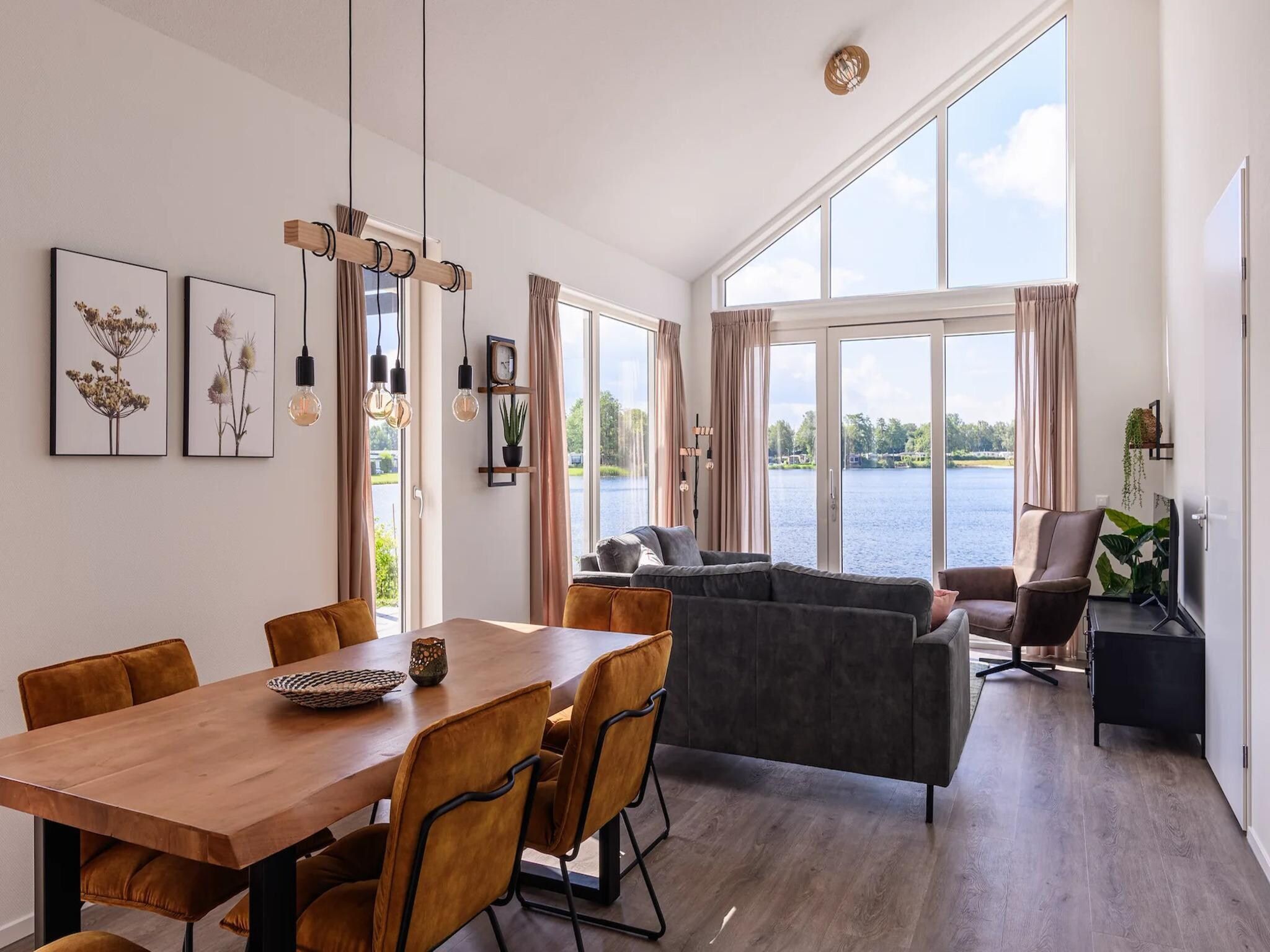 De woonkamer van Drentsche B in Tynaarlo