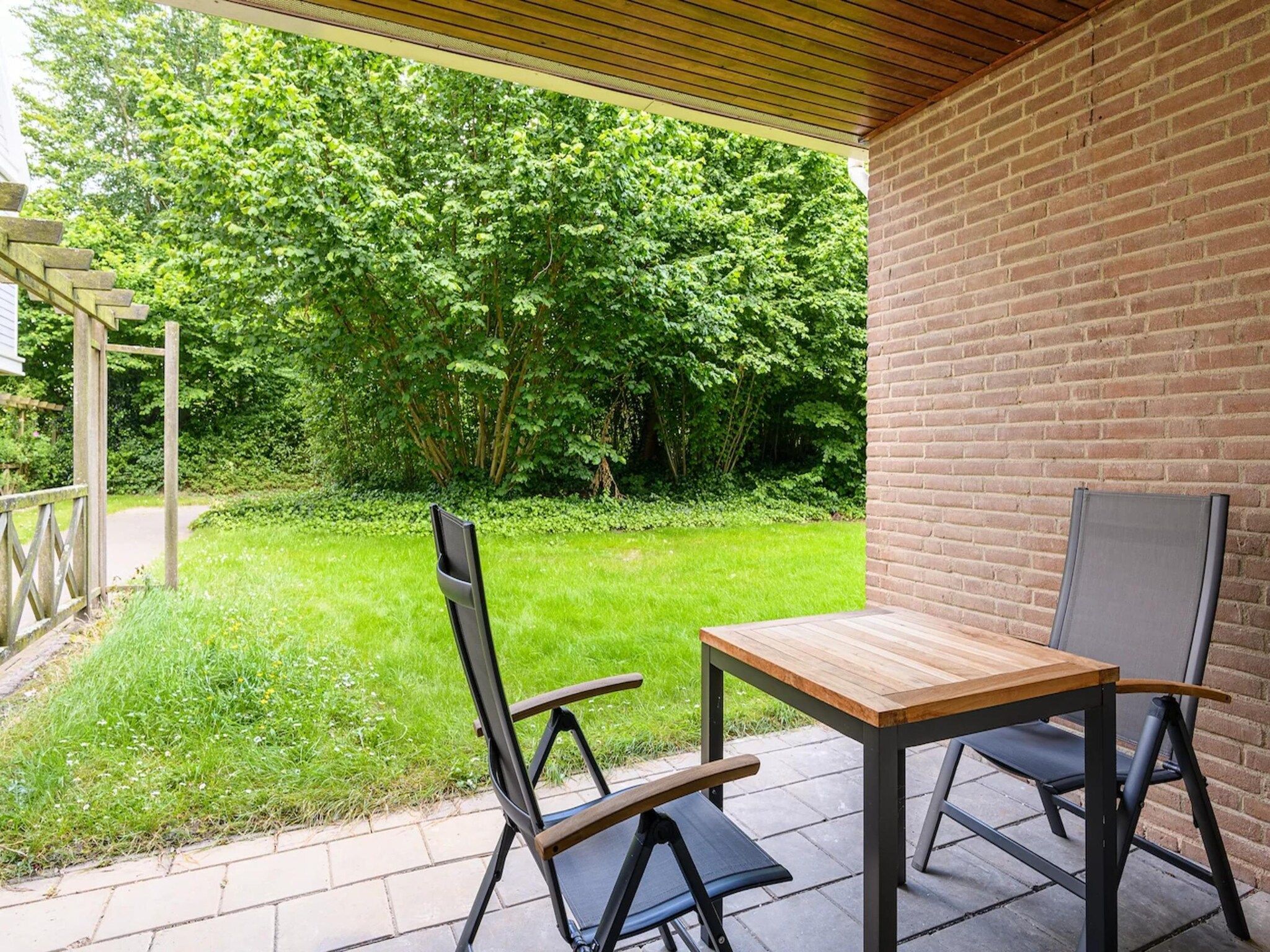 De tuin van Appartement Comfort 2AR in Bruinisse