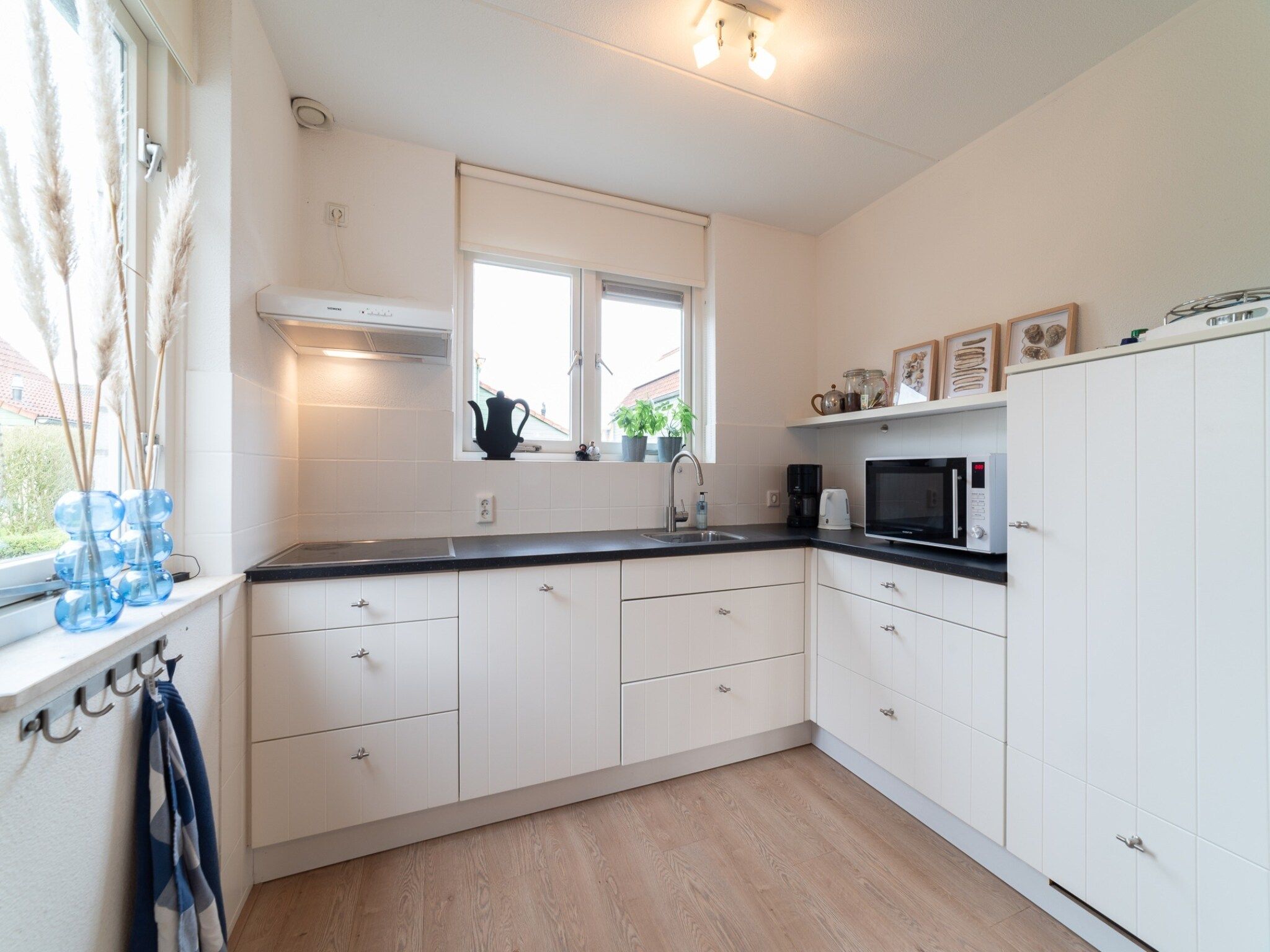 De keuken van Villapark De Oesterbaai 63 in Wemeldinge