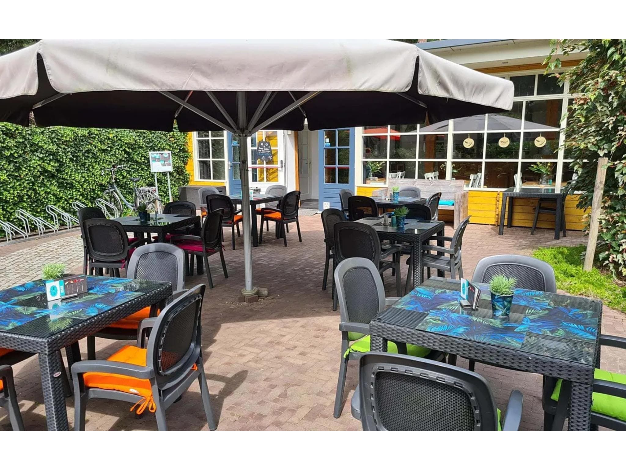 Parkfaciliteiten bij 2-persoons wellness lodge in Markelo