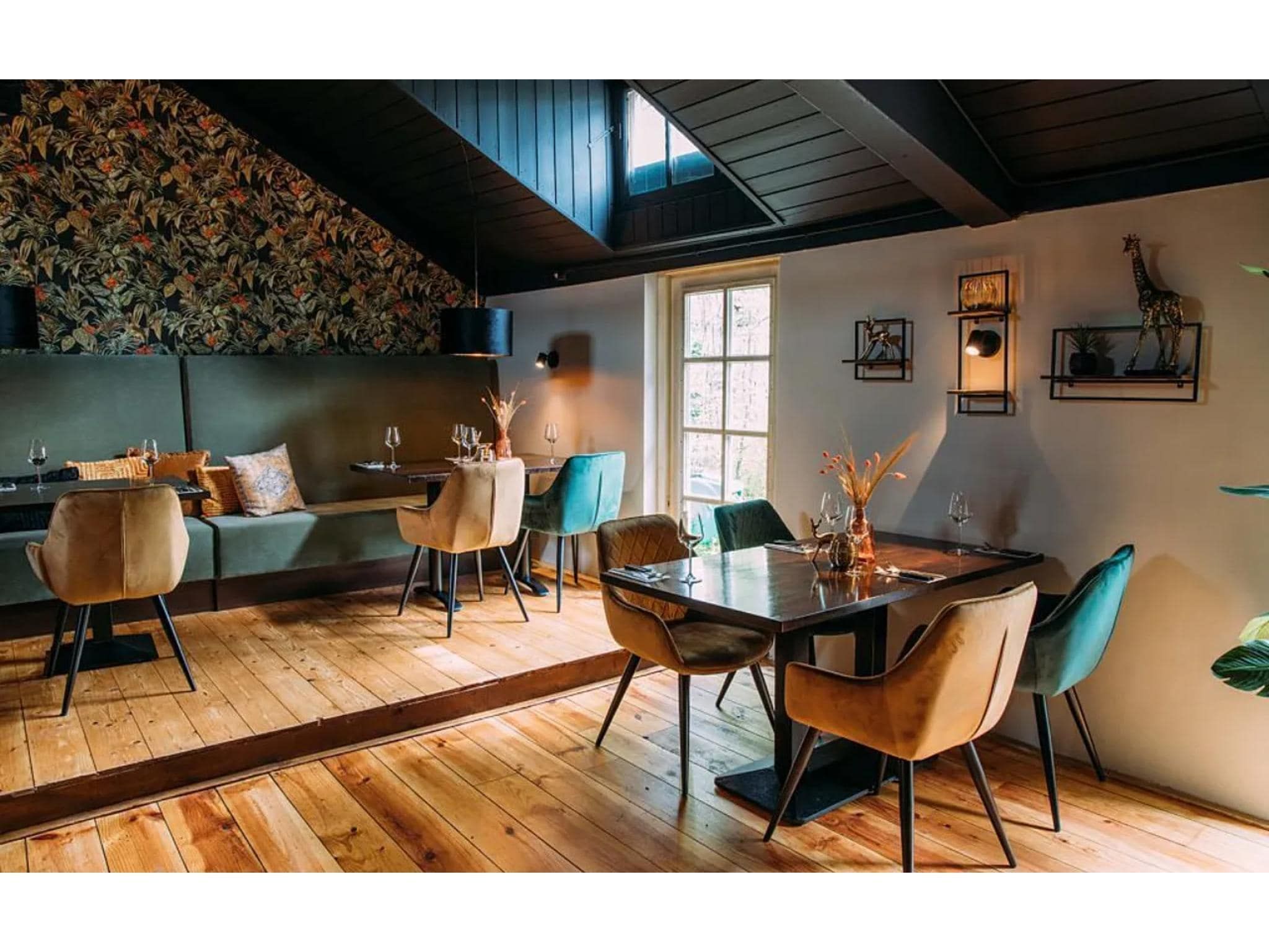 Parkfaciliteiten bij 4-persoons wellness lodge in Markelo