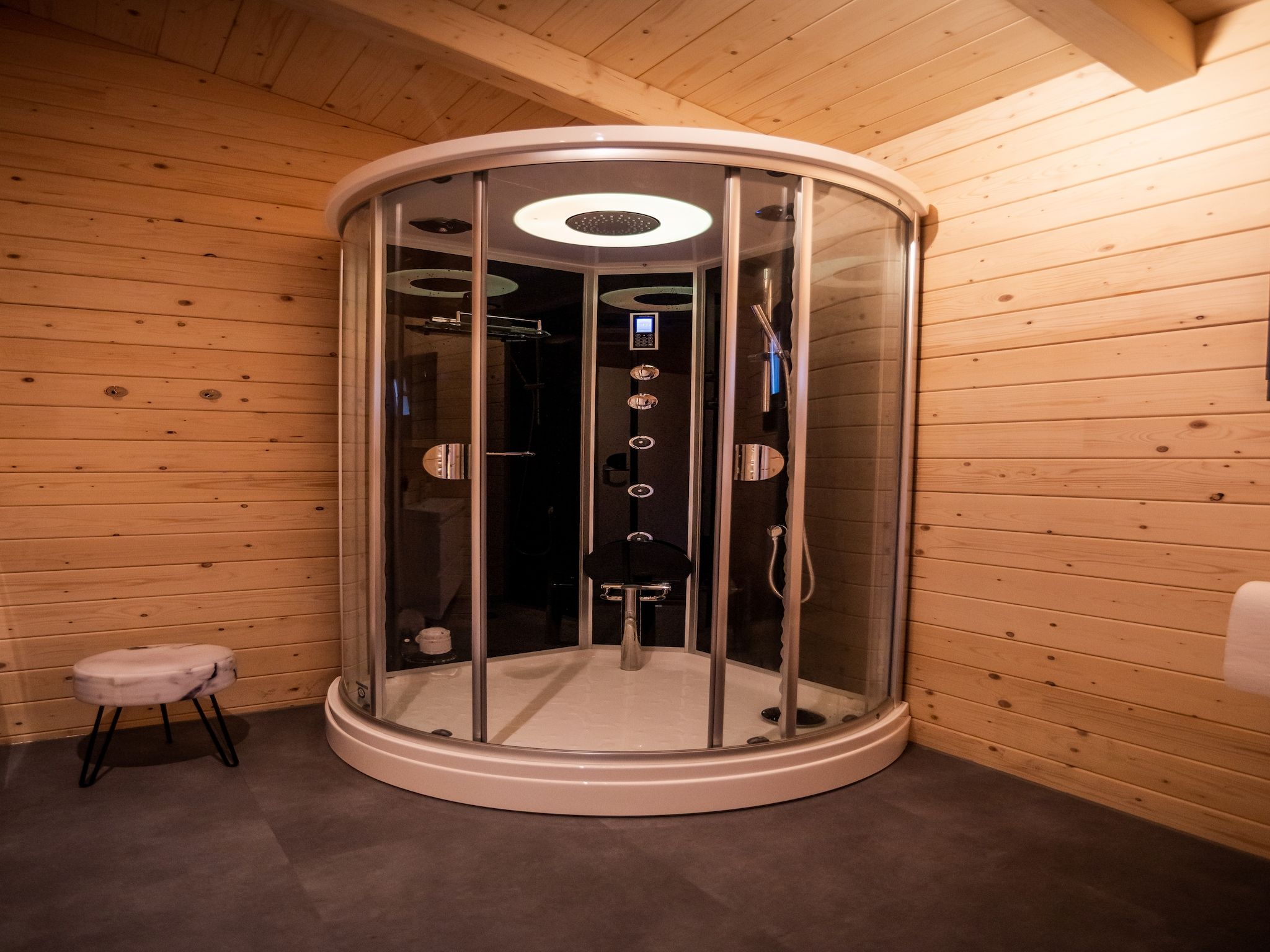 Wellness bij 4-persoons wellness lodge in Markelo