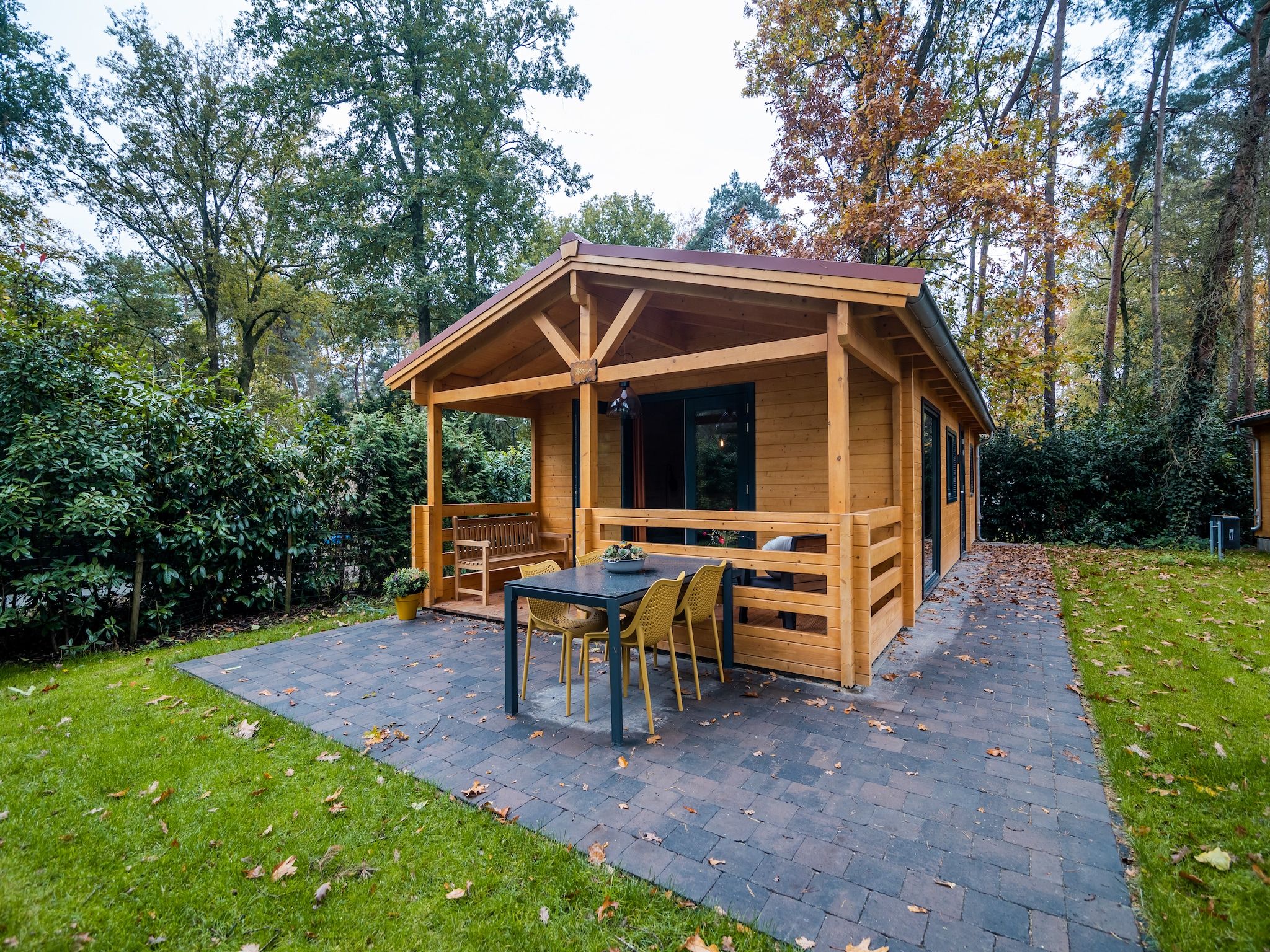 Het uitzicht vanaf 4-persoons wellness lodge in Markelo