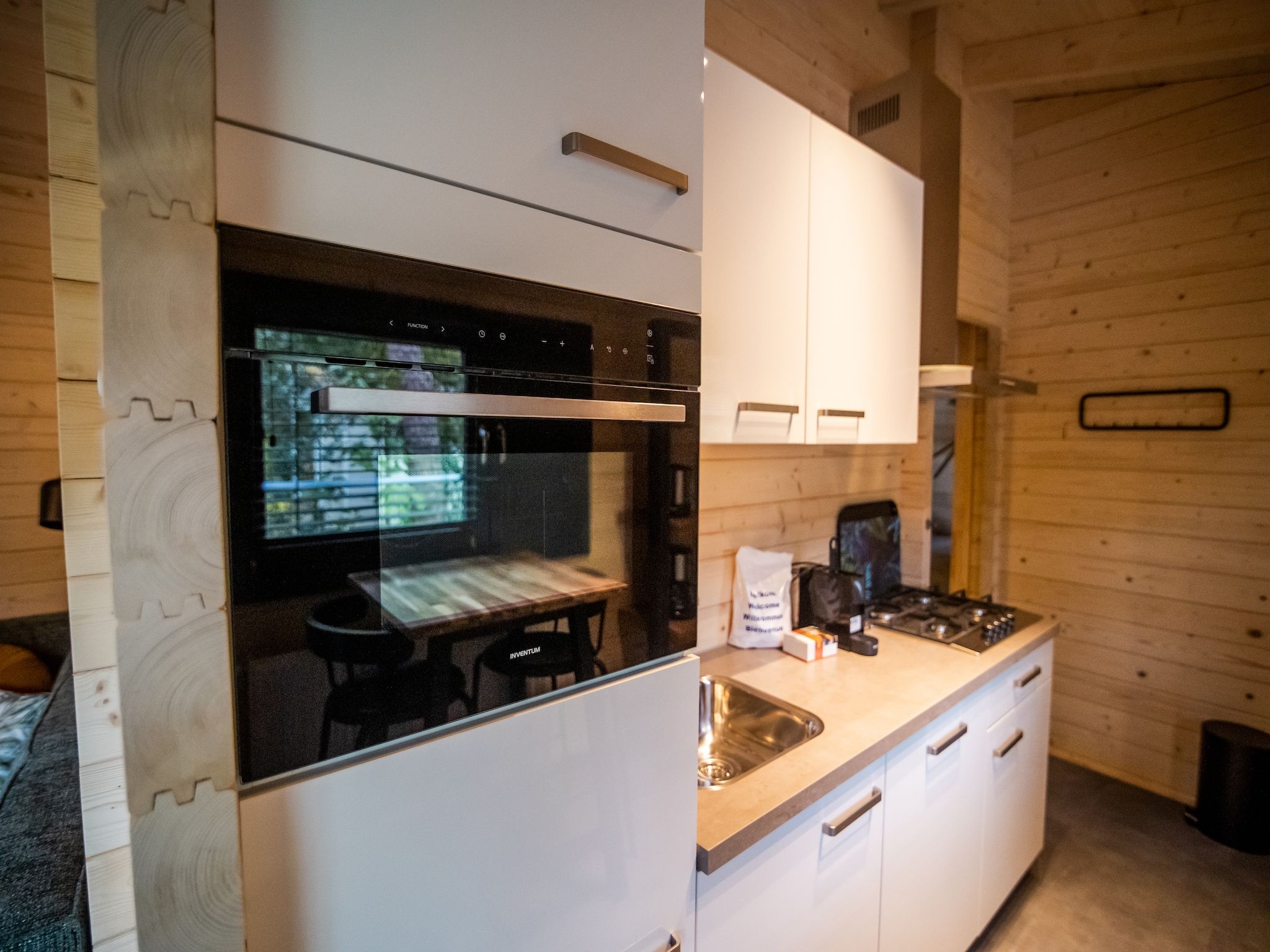 De keuken van 4-persoons wellness lodge in Markelo