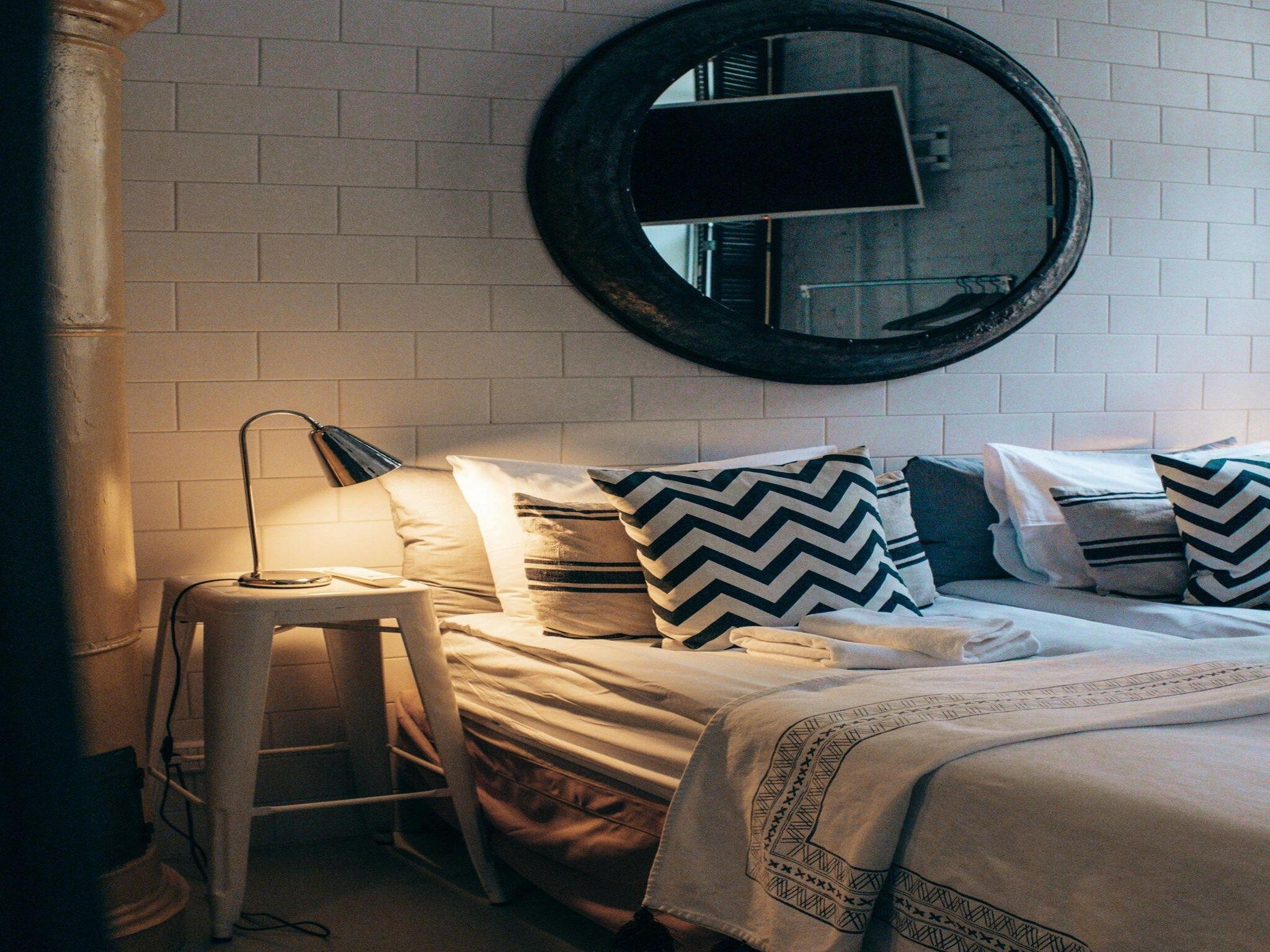 Een slaapkamer van Groepsaccommodatie voor 20 personen + 5 Tiny Greenhouses voor 2 tot 4 personen in Scherpenzeel (FR)