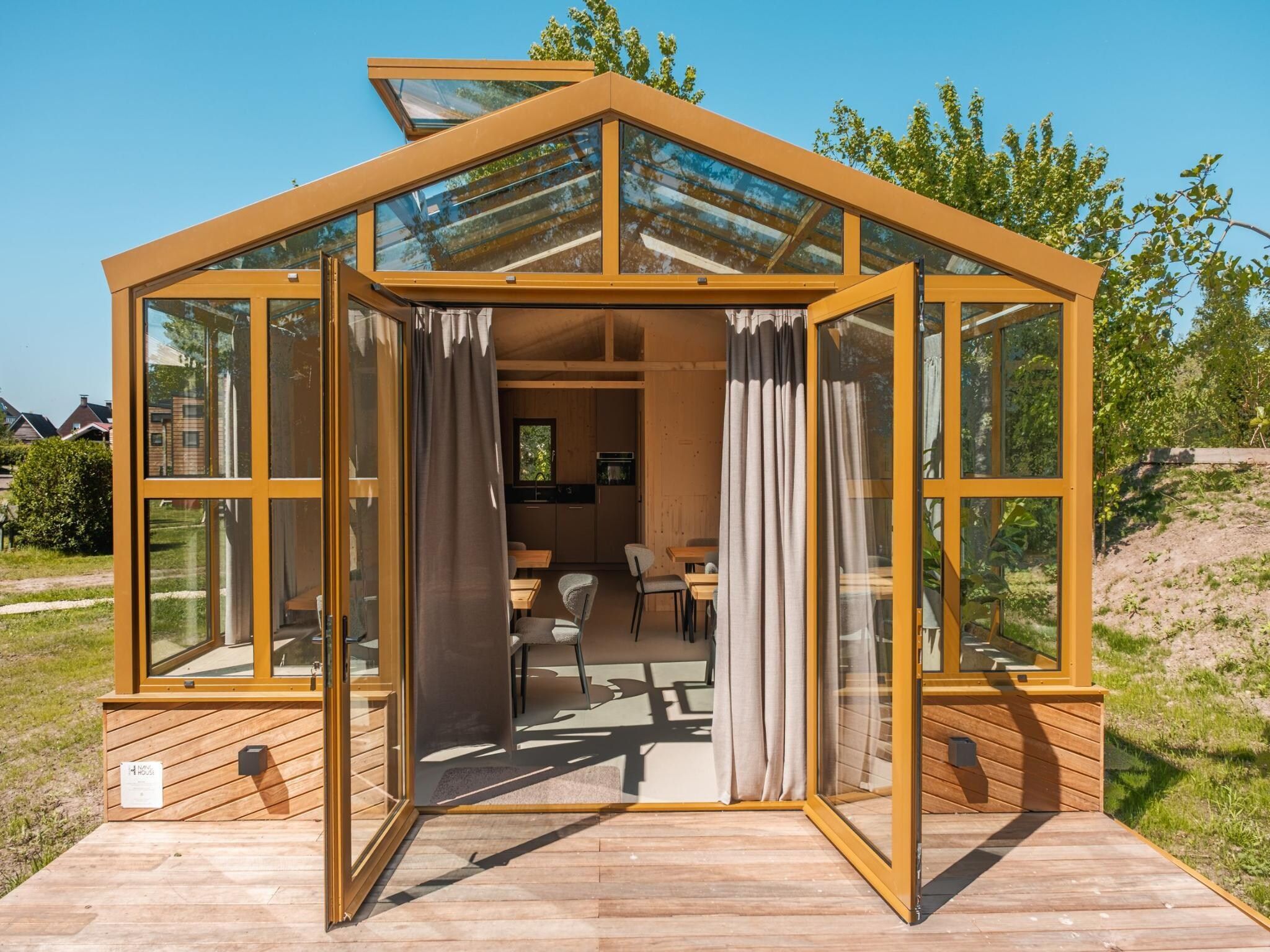 Groepsruimte i.c.m. 4 tiny greenhouses in Scherpenzeel (FR) - Foto 20 van 35