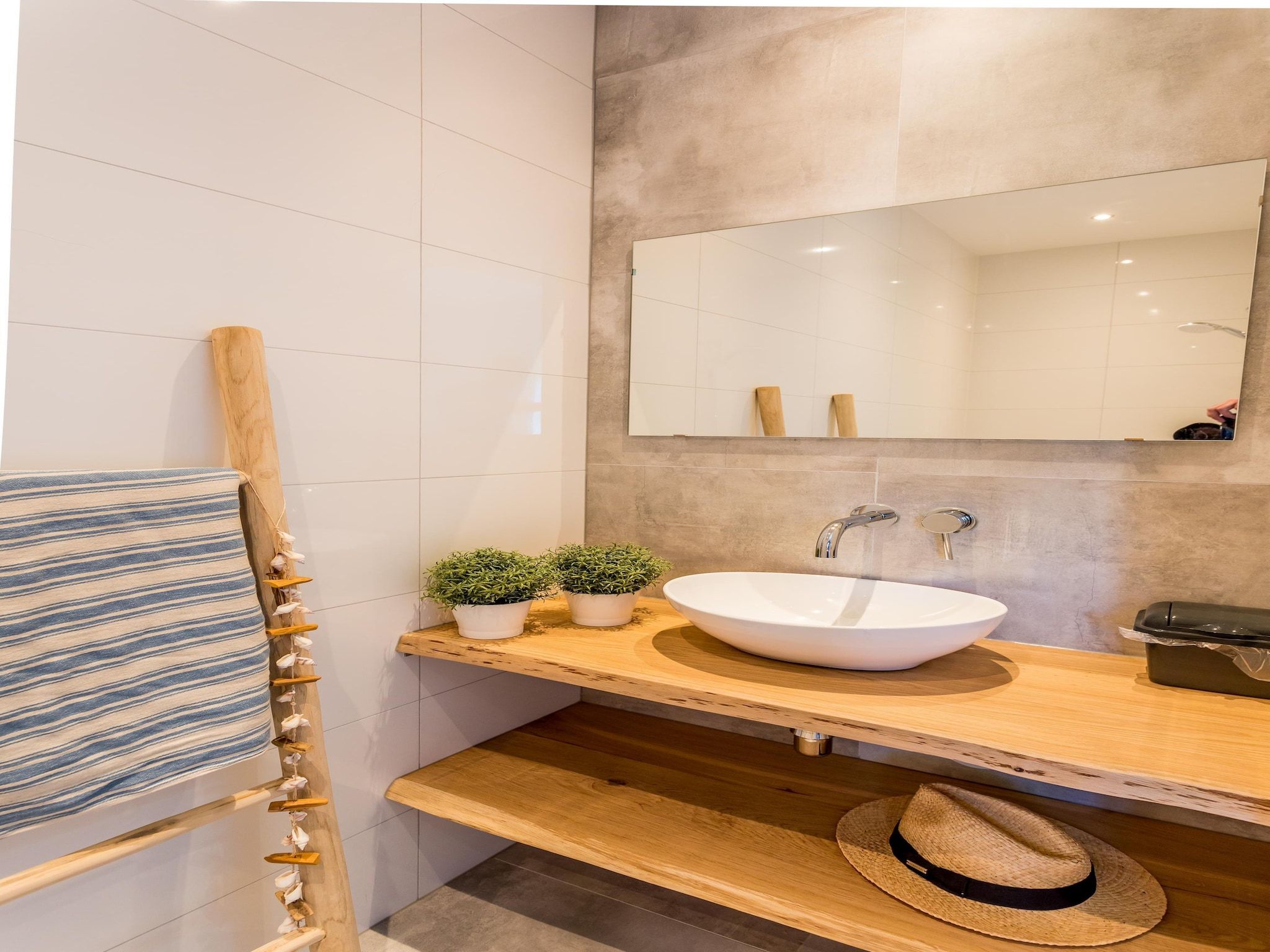 De badkamer van Bungalowpark de Gouden Spar 6 in Noordwijk