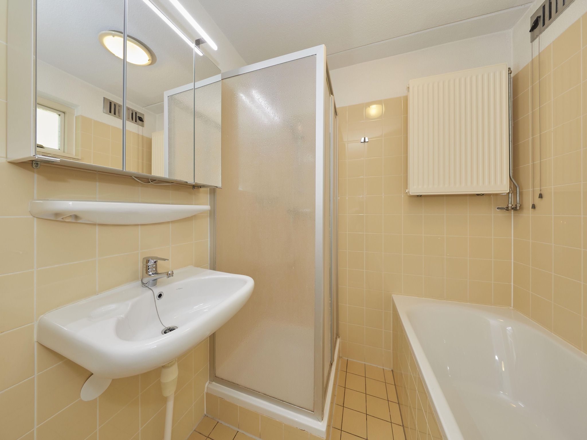 De badkamer van Vakantiepark Kijkduin 6 in Den Haag