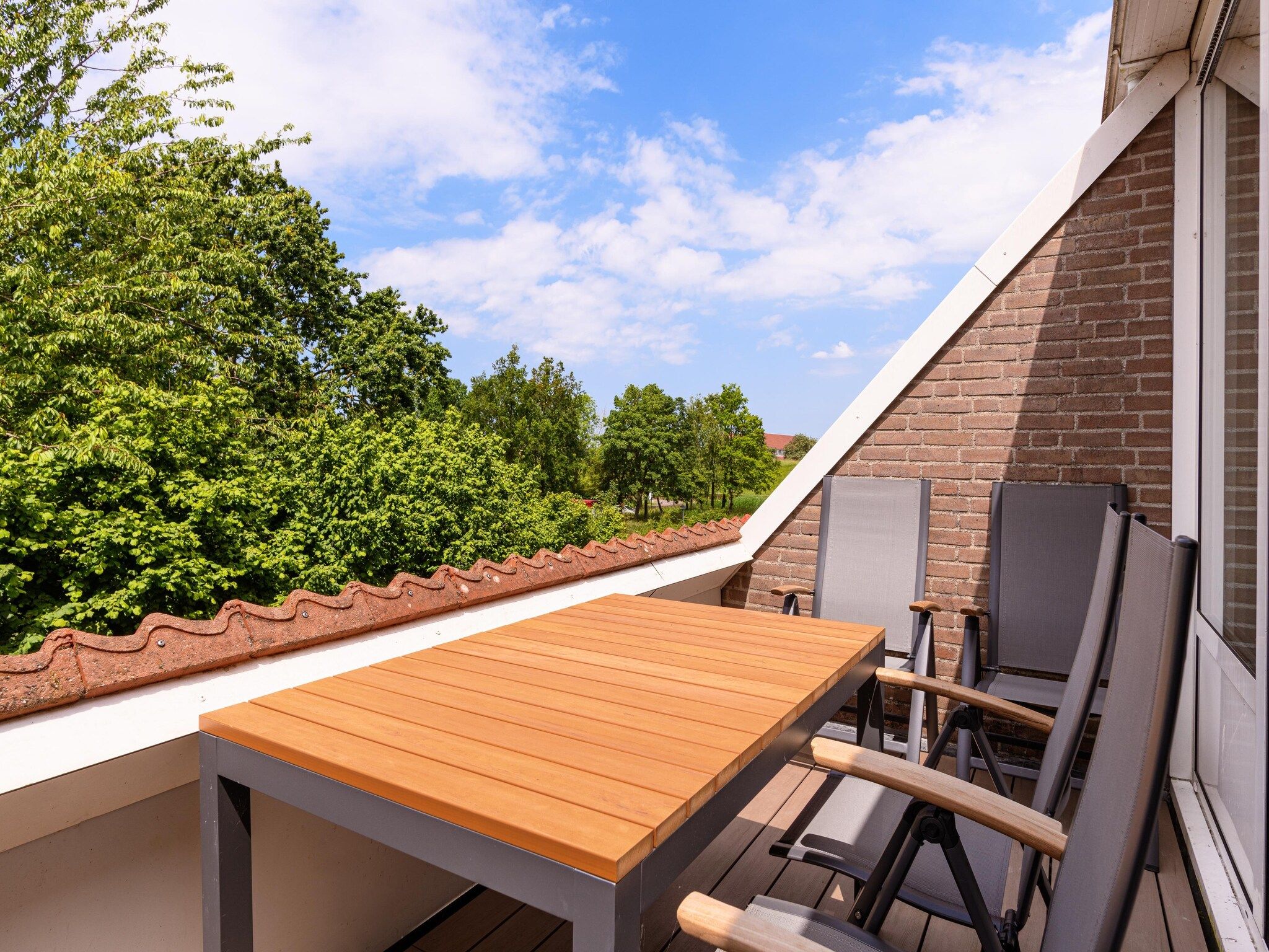 Het terras van Appartement Comfort 6AR in Bruinisse