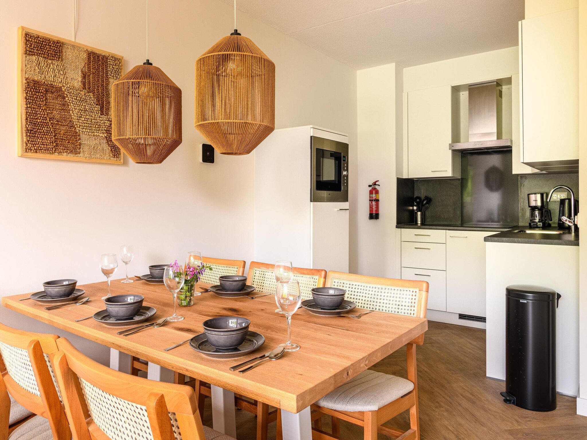 De eetkamer van Appartement Comfort 6AR in Bruinisse