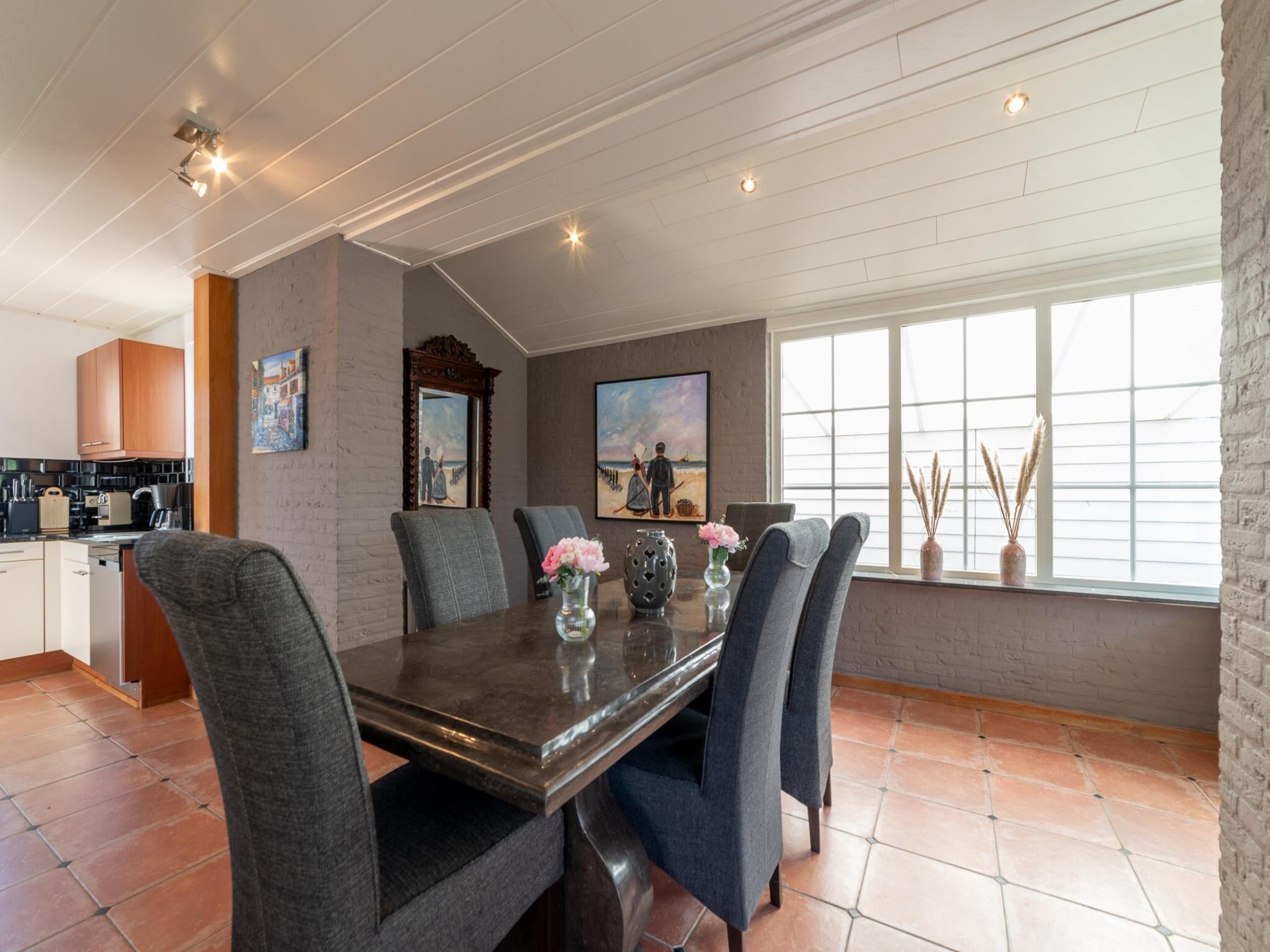 De woonkamer van Villapark De Oesterbaai 134 in Wemeldinge