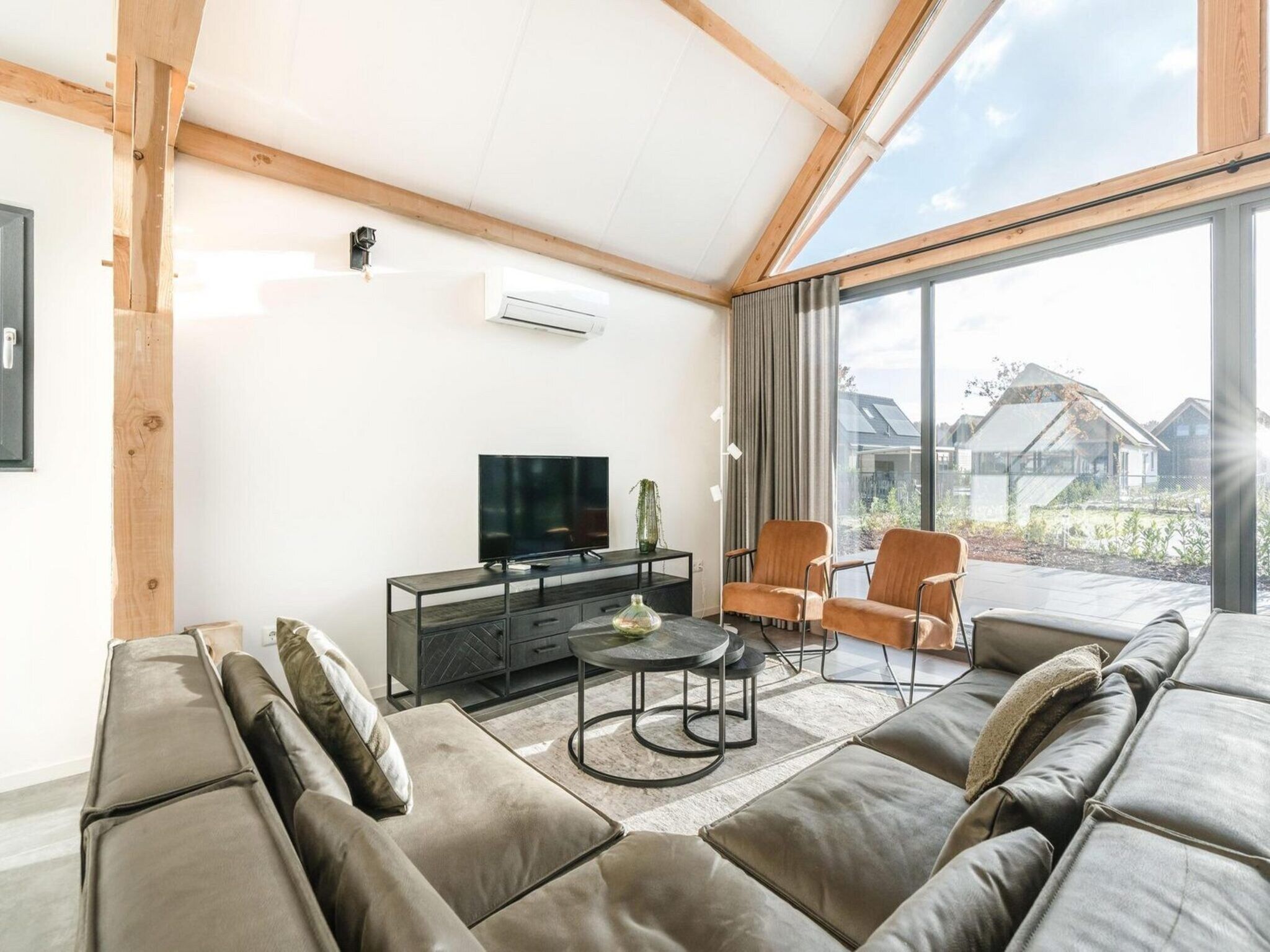 De woonkamer van Farm Lodge 677 in Baarle-nassau