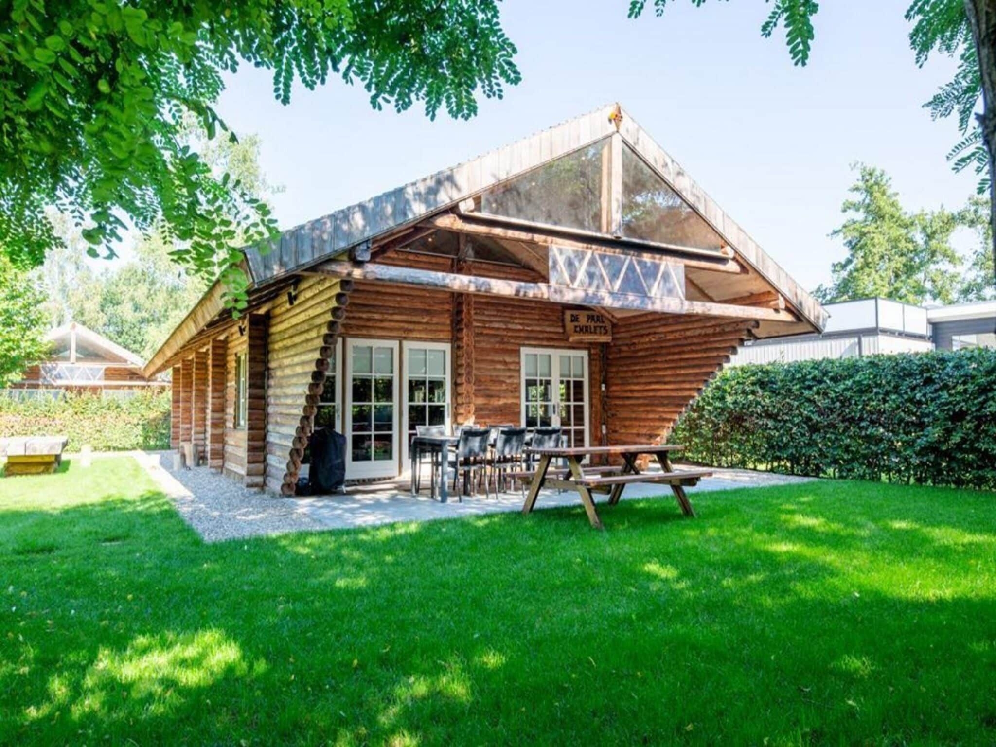 De buitenkant van Paalchalet 723 in Baarle-nassau