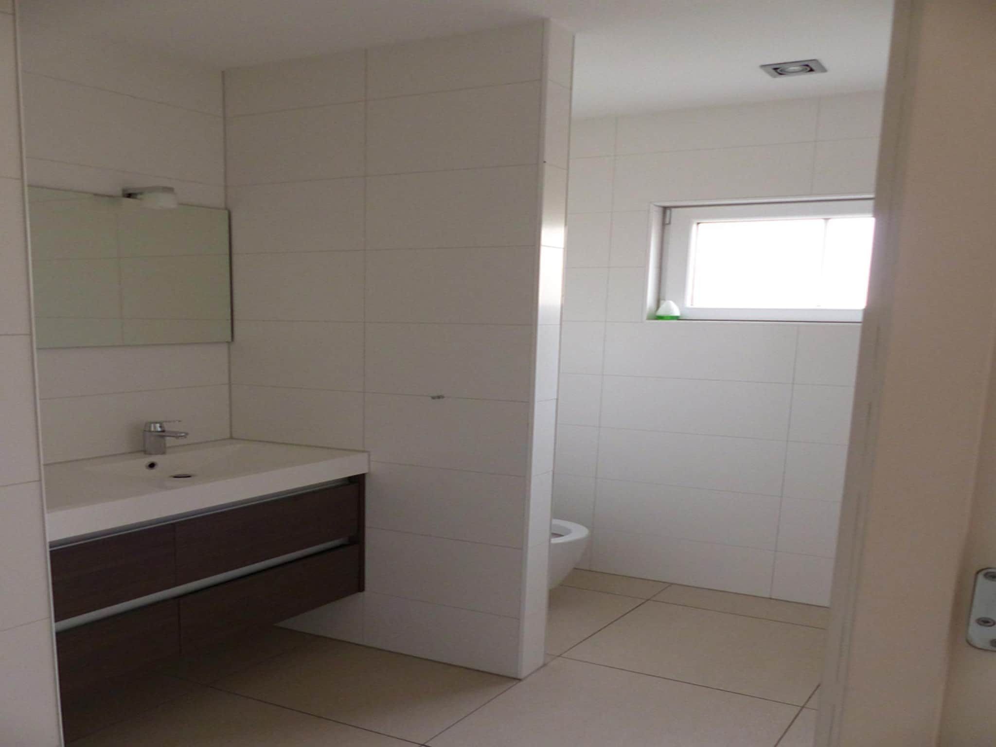 De badkamer van Villa de Hertog 722 in Baarle-nassau