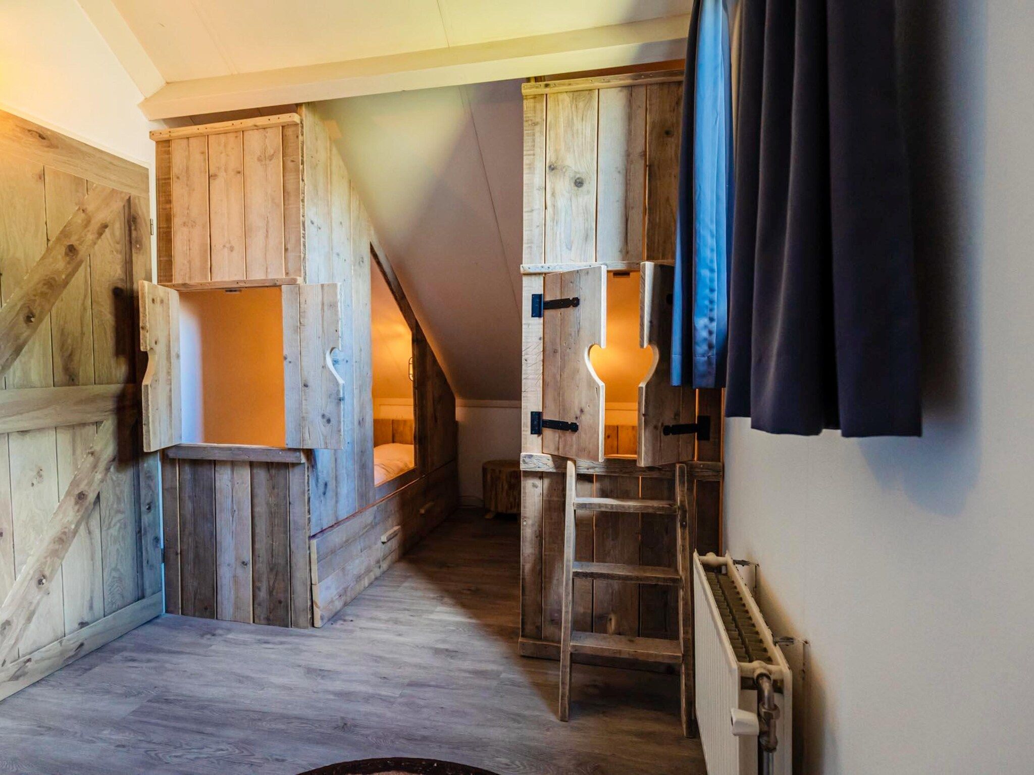 6 - Persons Lakeside Child-friendly Bungalow in Ewijk - Foto 7 van 13