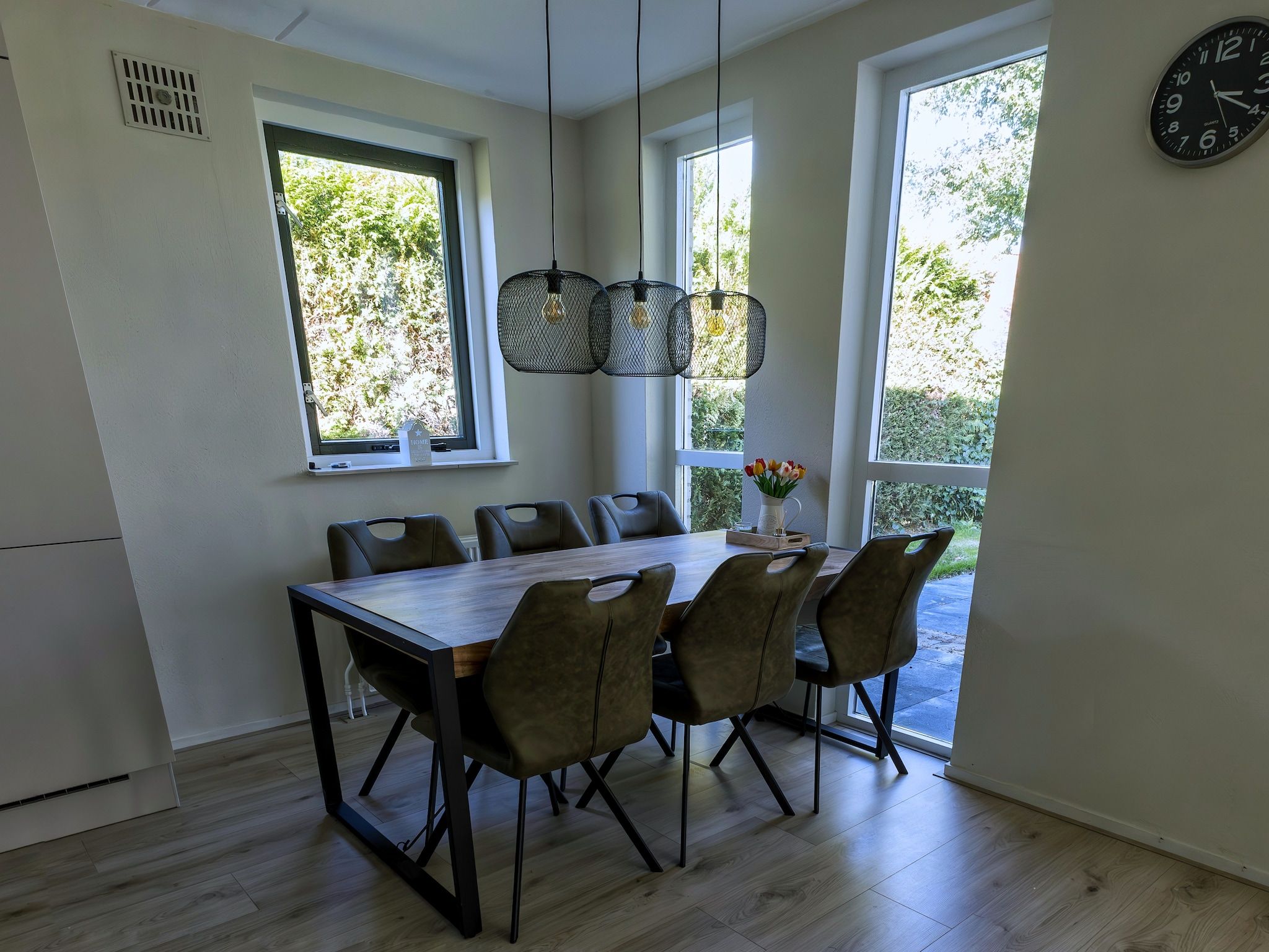 De eetkamer van 6 - Persons Forest Bungalow (copy) in Ewijk