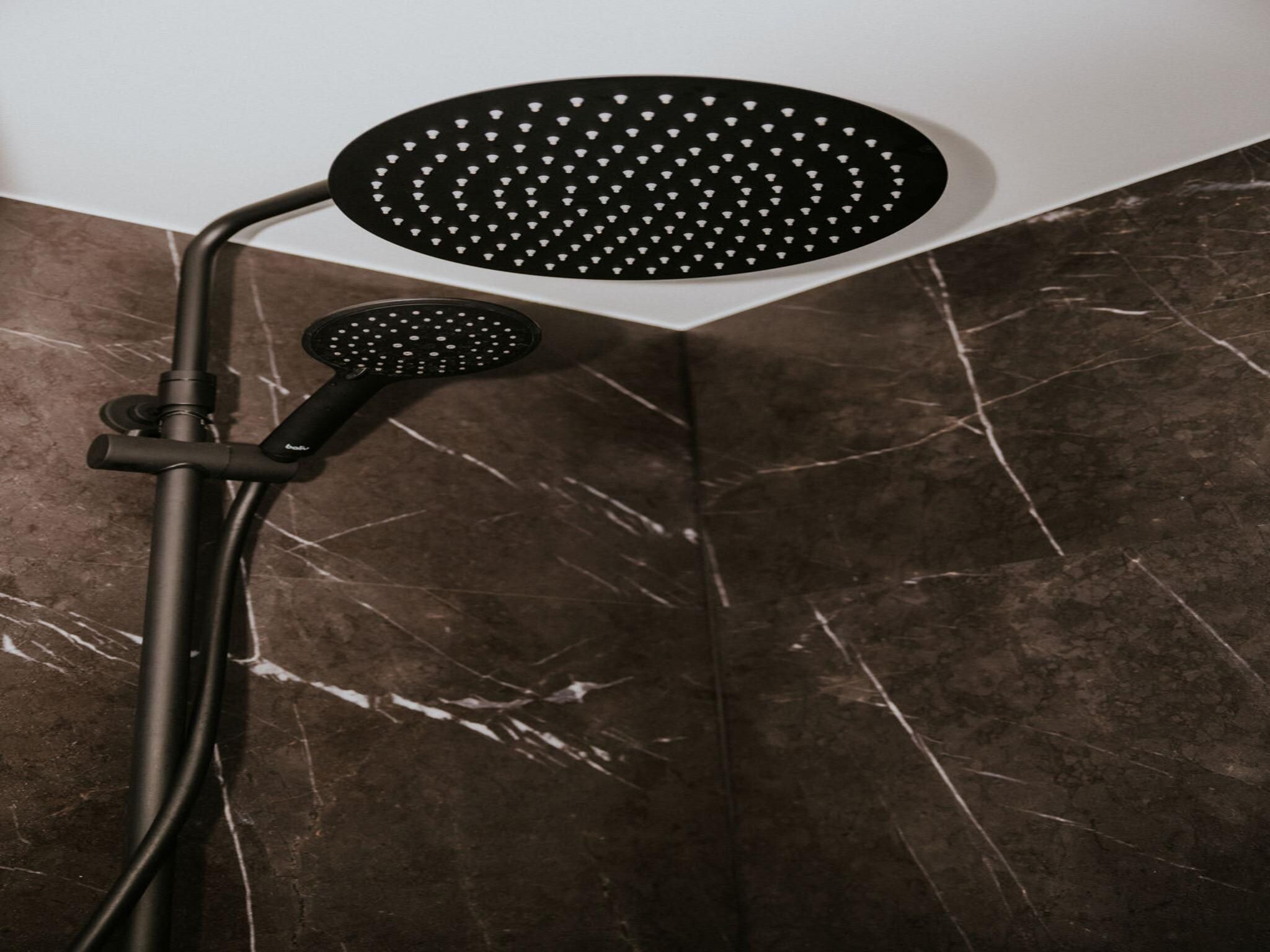 De badkamer van Tiny house XL | 2-4 persoons in Balkbrug