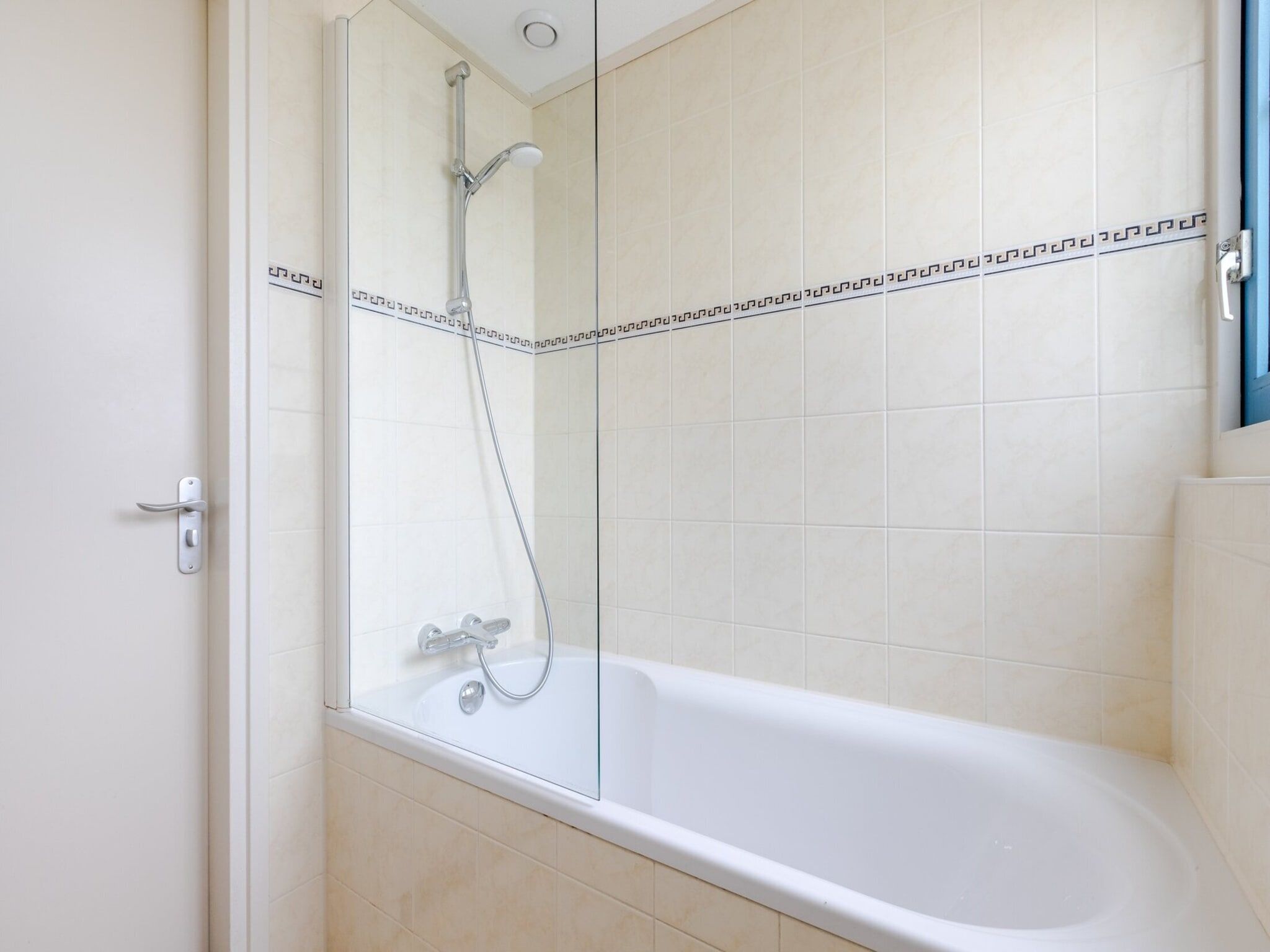 De badkamer van Kustpark Texel 6 in De Koog