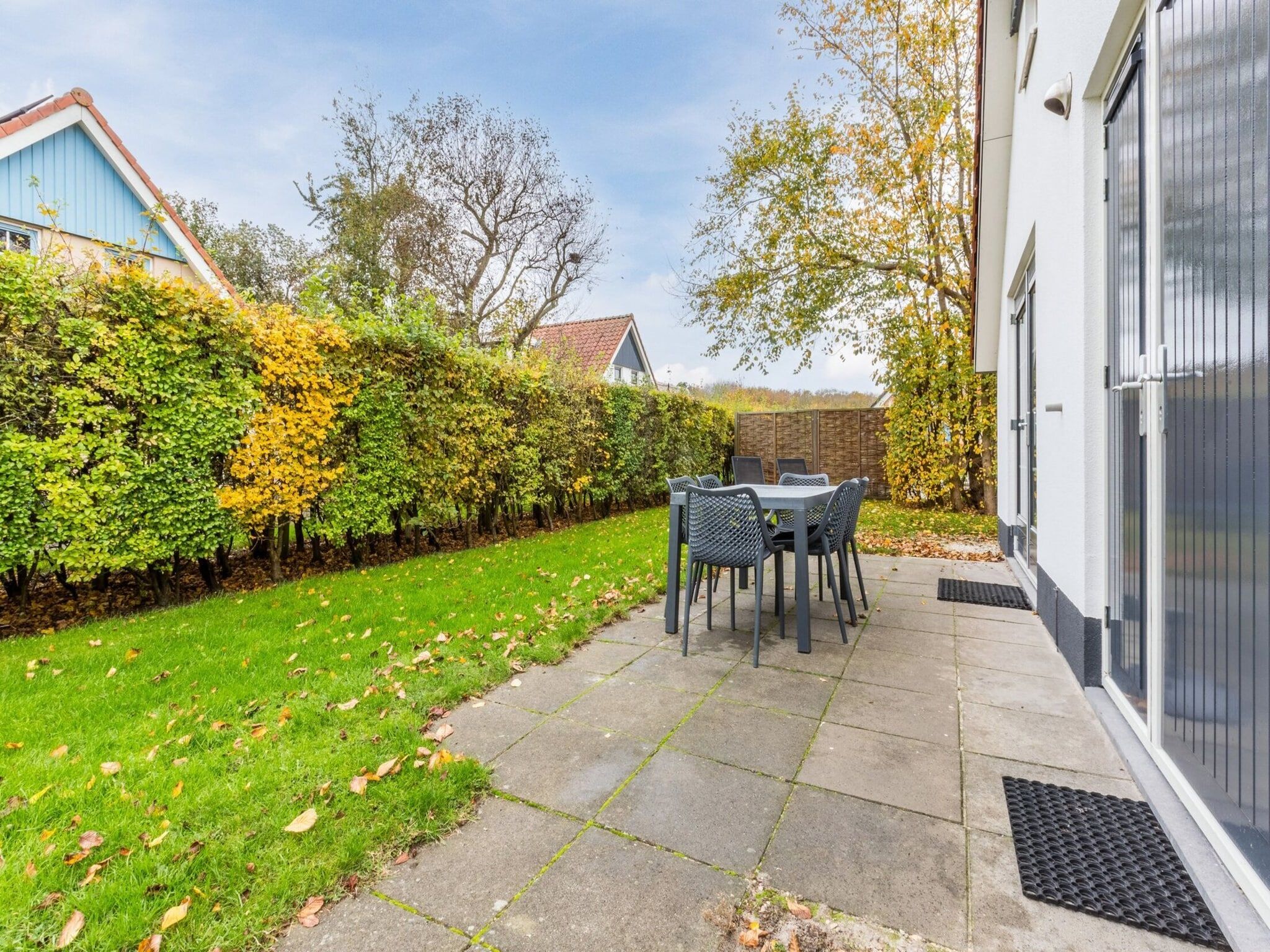 Het terras van Kustpark Texel 6 in De Koog