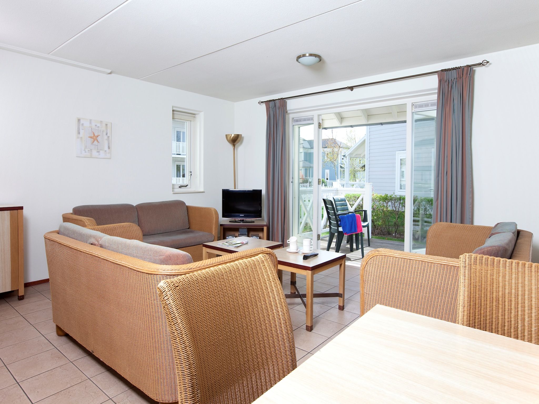 De woonkamer van Vakantiepark Cape Helius 16 in Hellevoetsluis