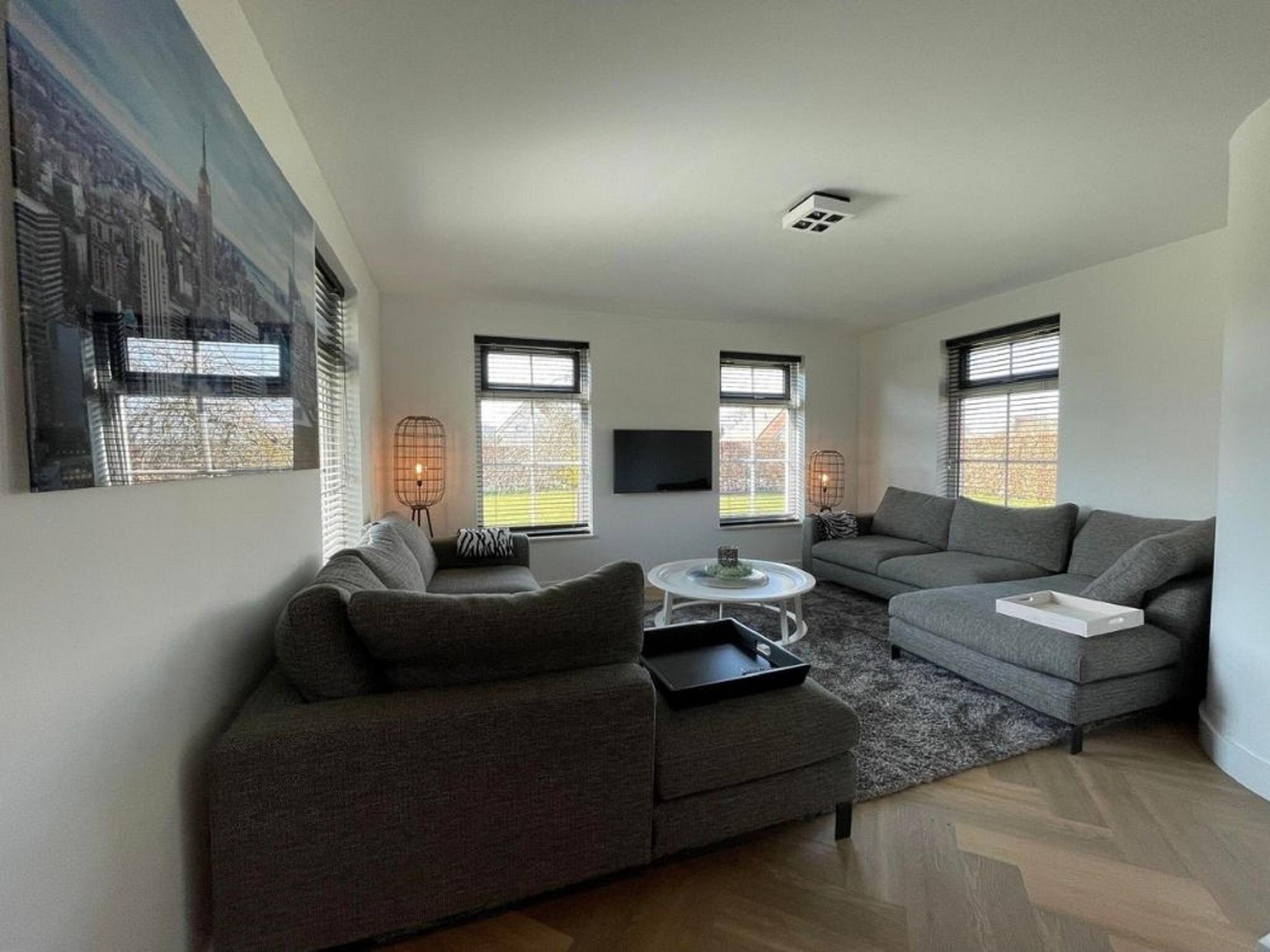 De woonkamer van Landgoed Eysinga State 1 in Sint Nicolaasga