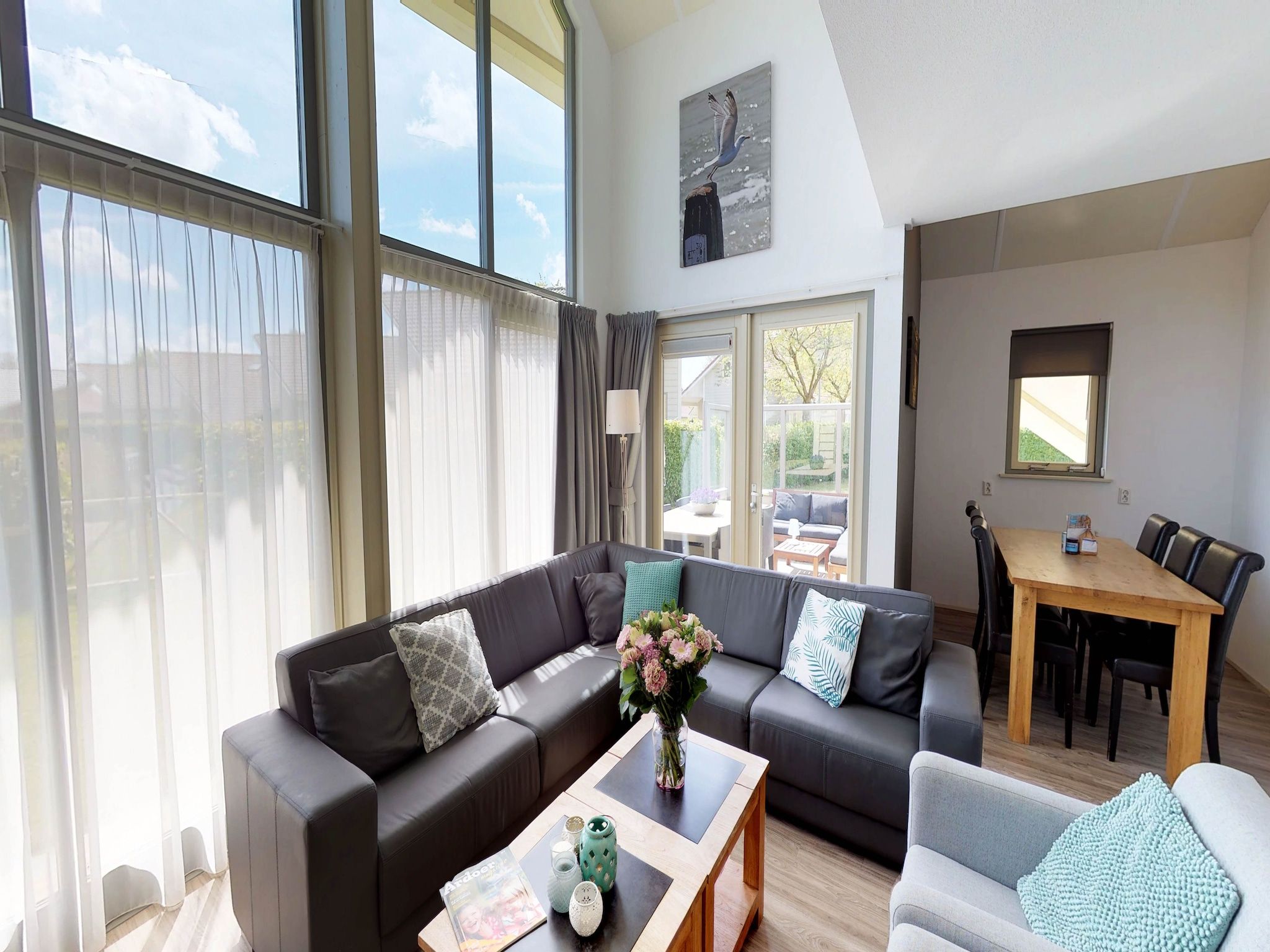 De woonkamer van Villapark de Paardekreek 3 in Kortgene