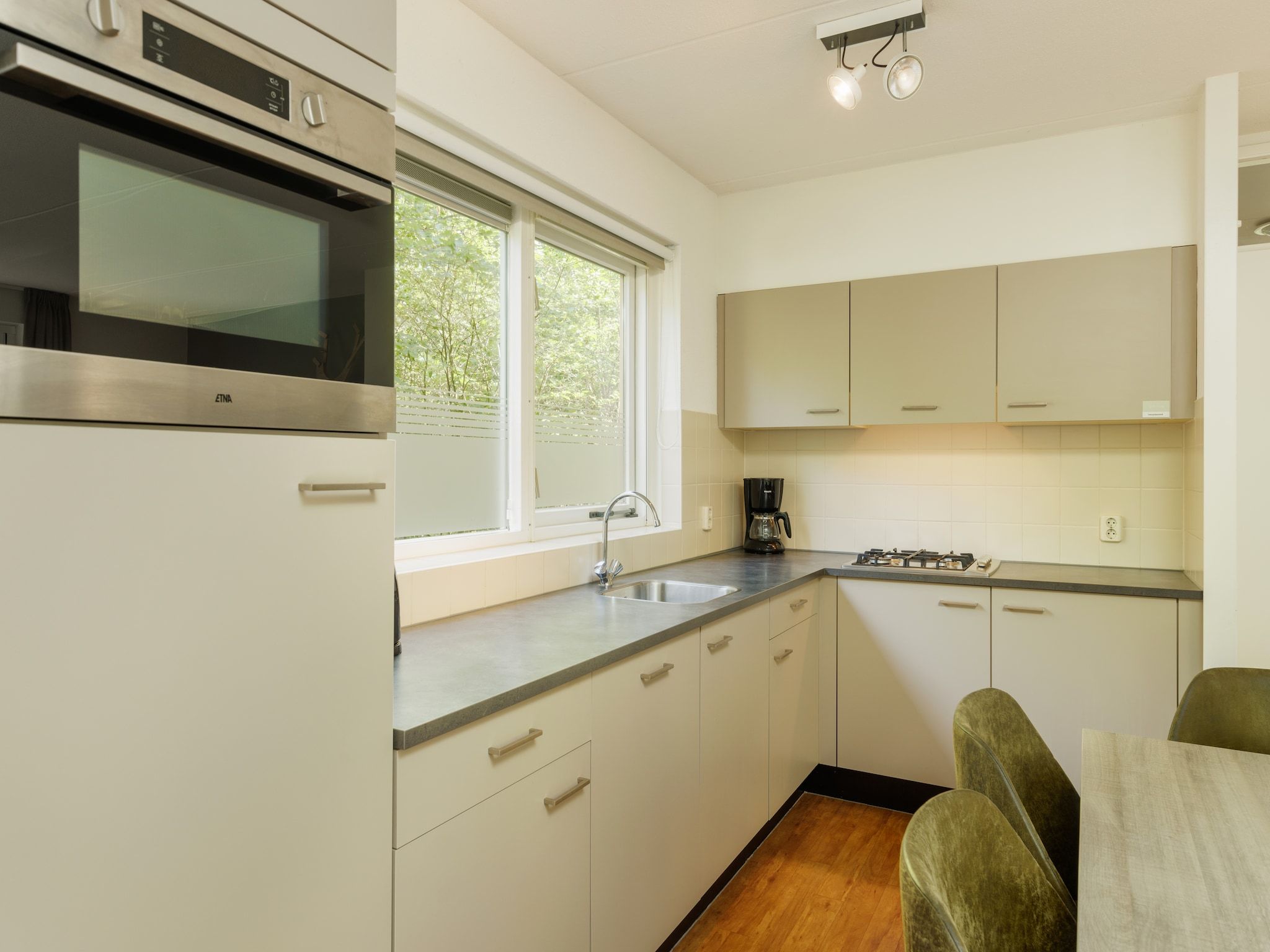 De keuken van Bungalowpark Hoenderloo 2 in Hoenderloo