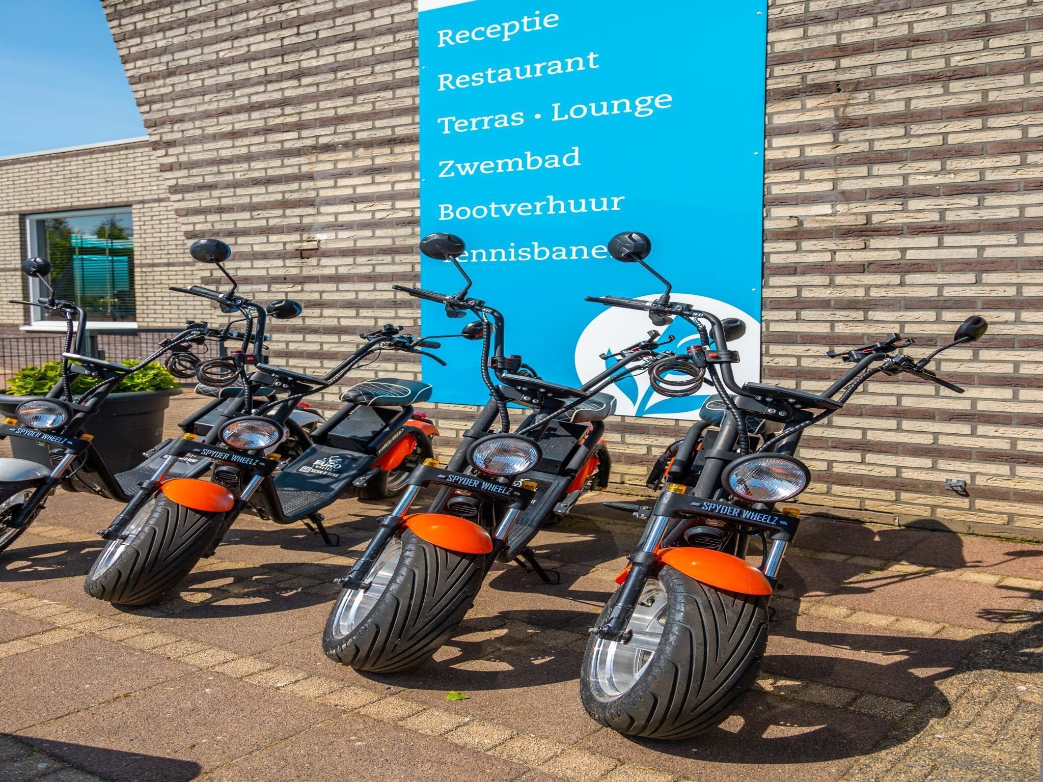 Parkfaciliteiten bij Waterwoning 6 in Medemblik