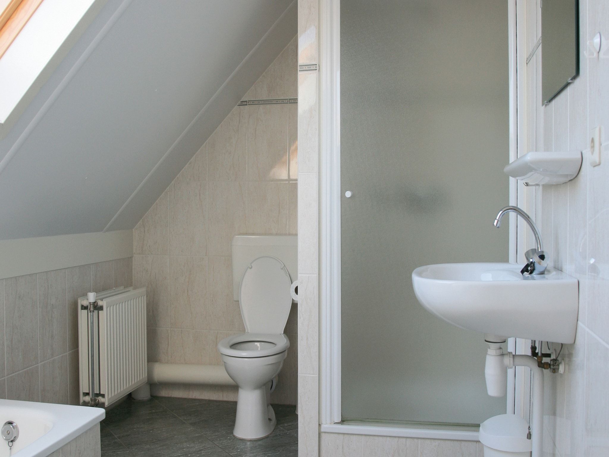 De badkamer van Vlietstroom 6 in Medemblik