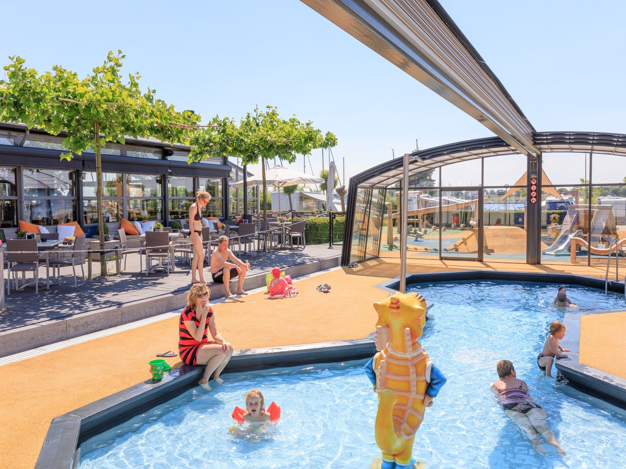 Parkfaciliteiten bij Villapark de Paardekreek 6 in Kortgene