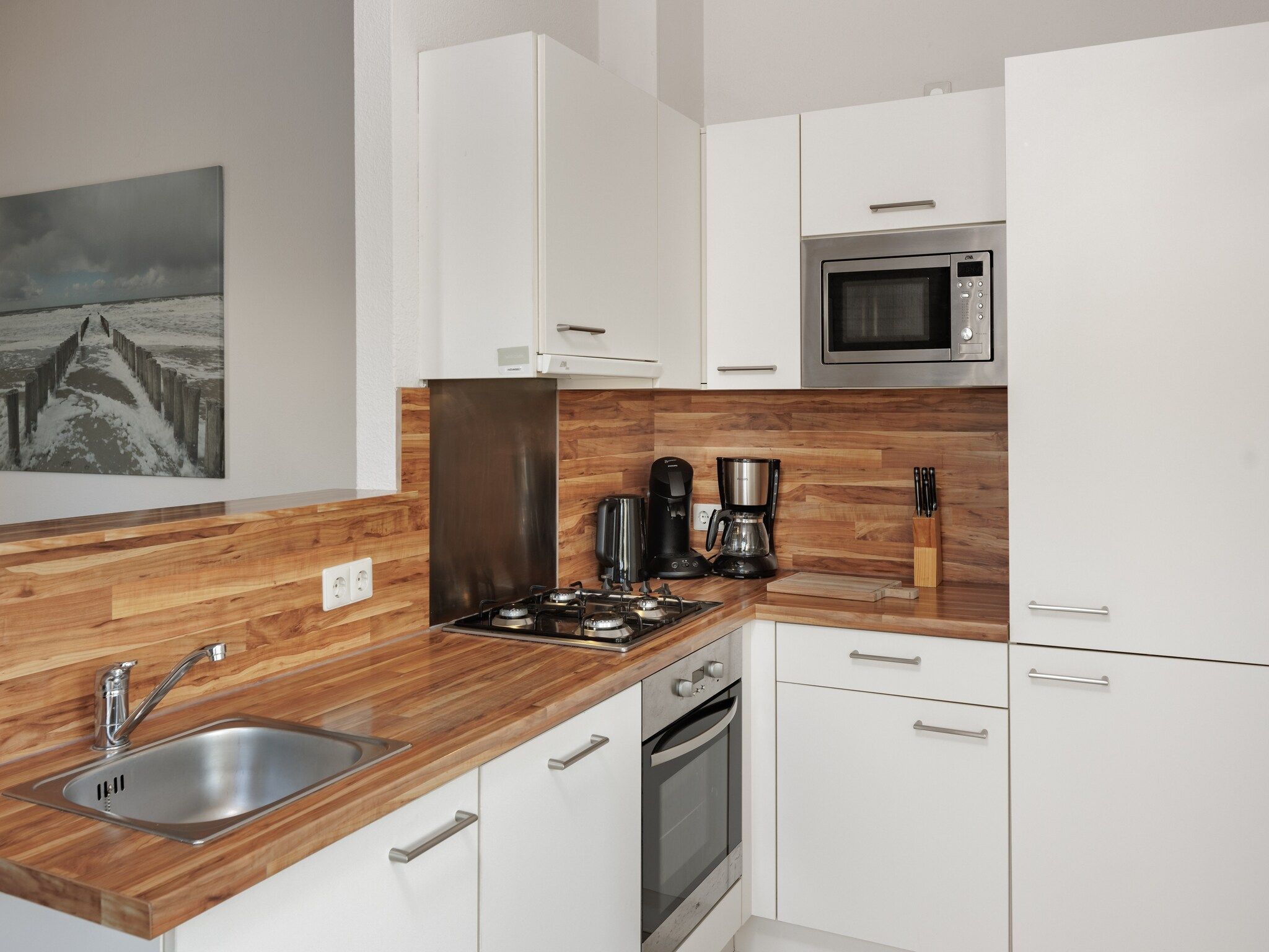 De keuken van Roompot Beach Resort 4 in Kamperland