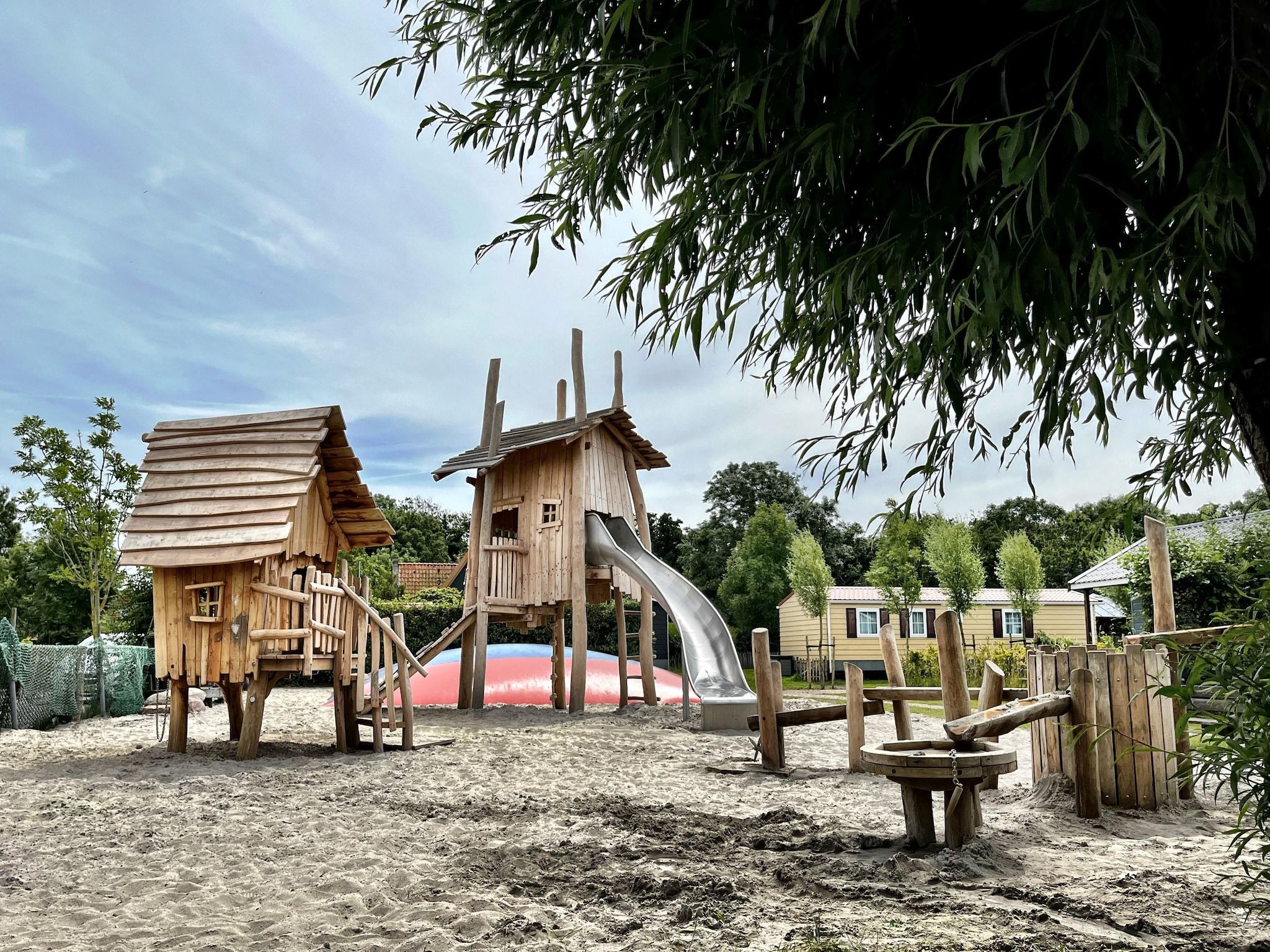 Parkfaciliteiten bij Recreatiepark Wiringherlant  - Villa 10 in Hippolytushoef