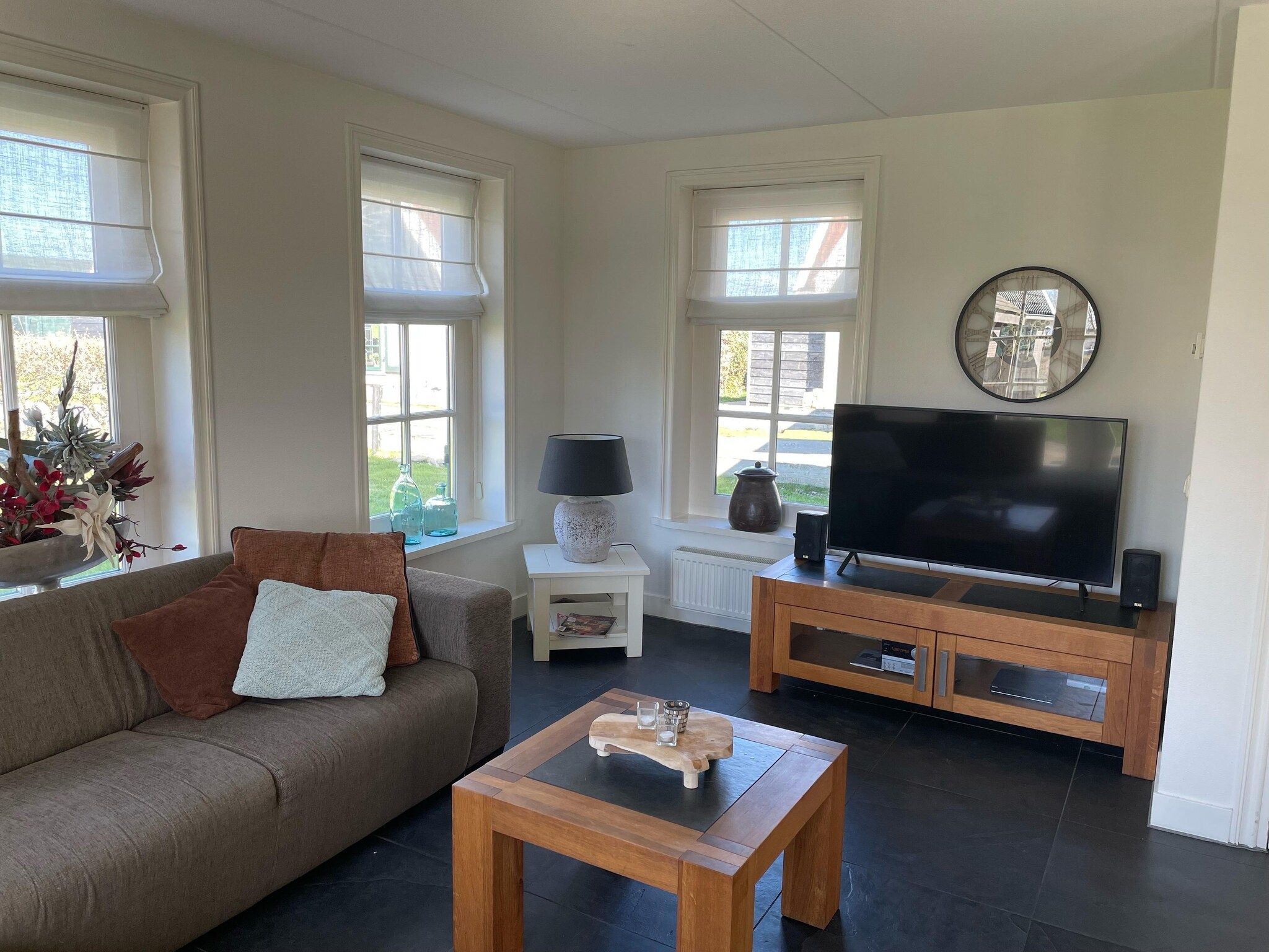 De woonkamer van Recreatiepark Wiringherlant - Villa 14 in Hippolytushoef