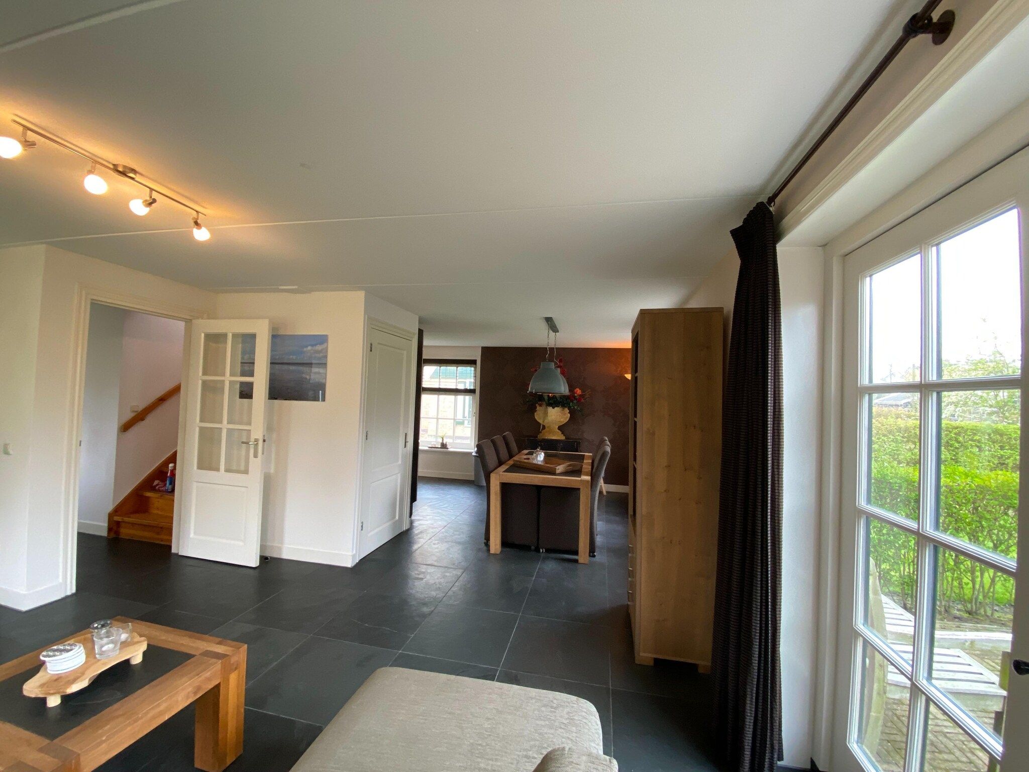 De woonkamer van Recreatiepark Wiringherlant - Villa 14 in Hippolytushoef