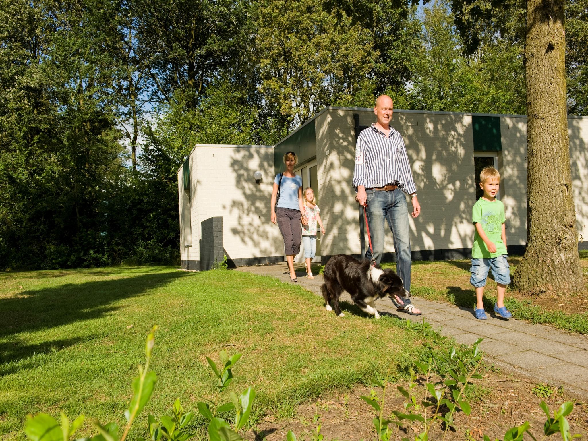 De buitenkant van Vakantiepark Hunzedal 5 in Borger