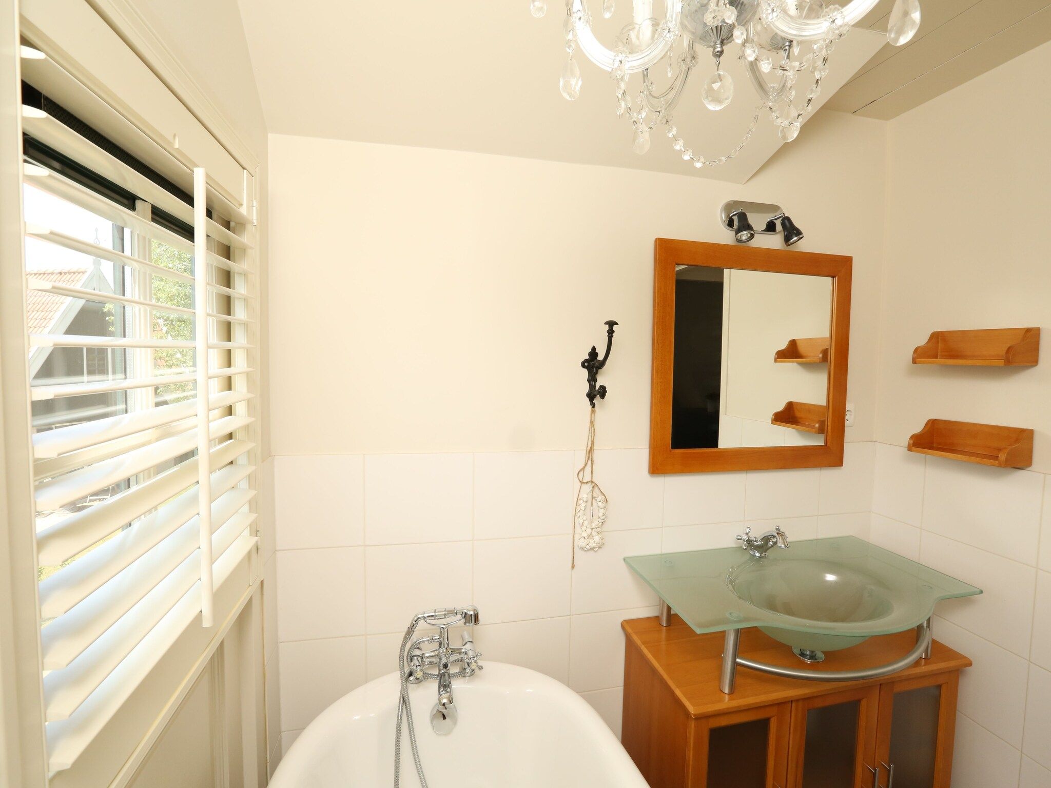 De badkamer van Recreatiepark Wiringherlant  - Villa 4 in Hippolytushoef