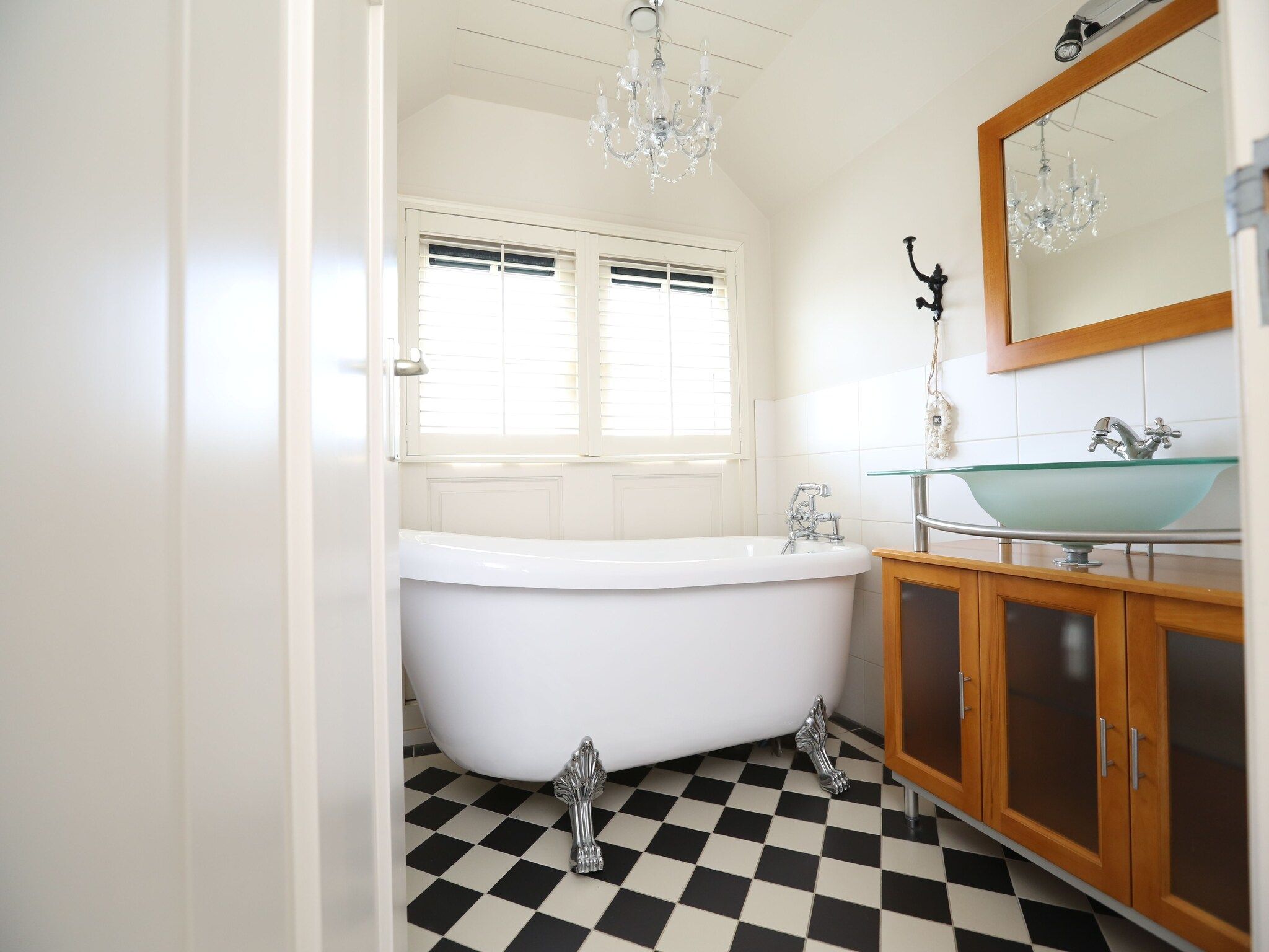 De badkamer van Recreatiepark Wiringherlant  - Villa 4 in Hippolytushoef