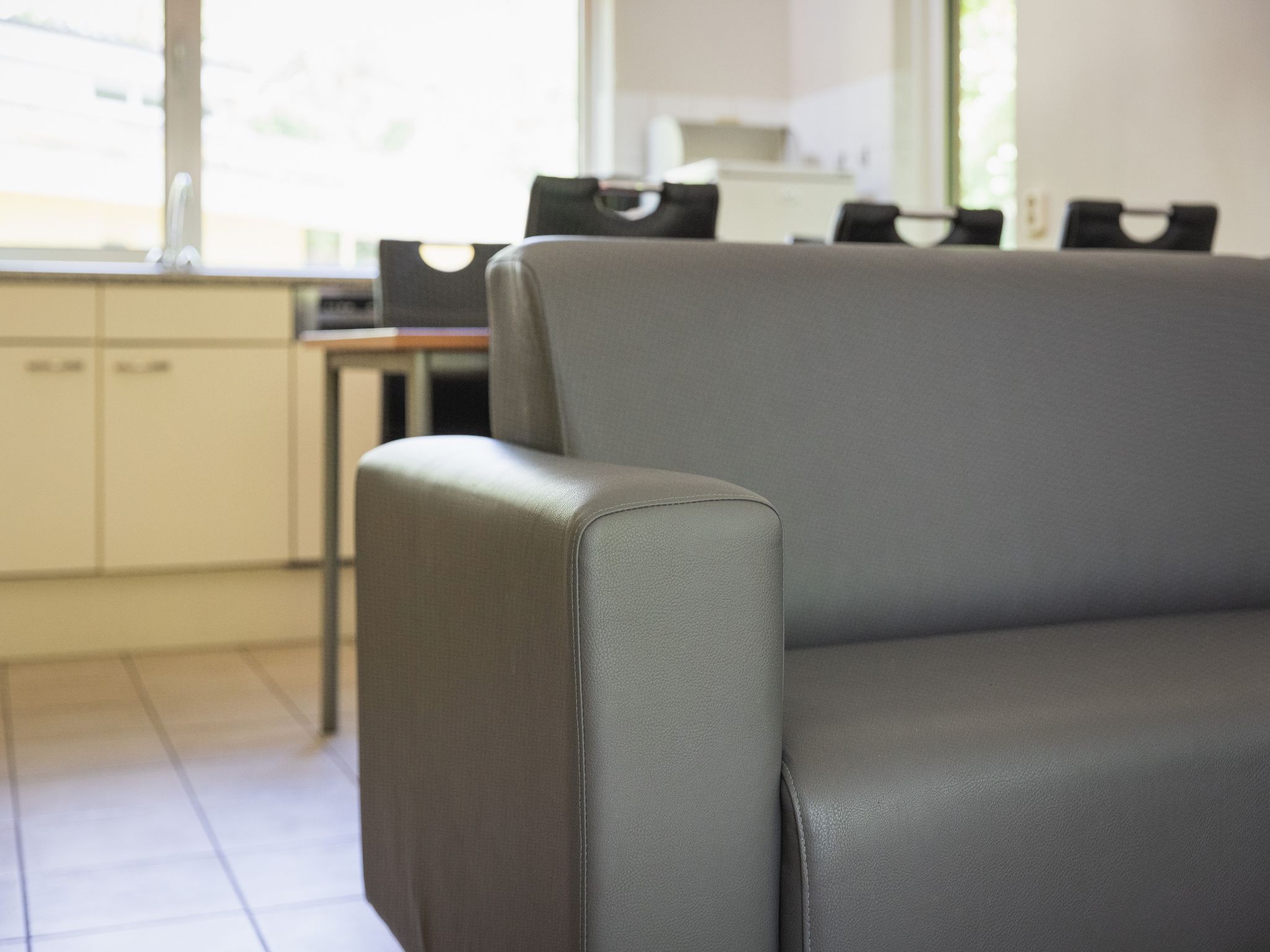 De woonkamer van Vakantiepark de Berkenhorst 8 in Kootwijk