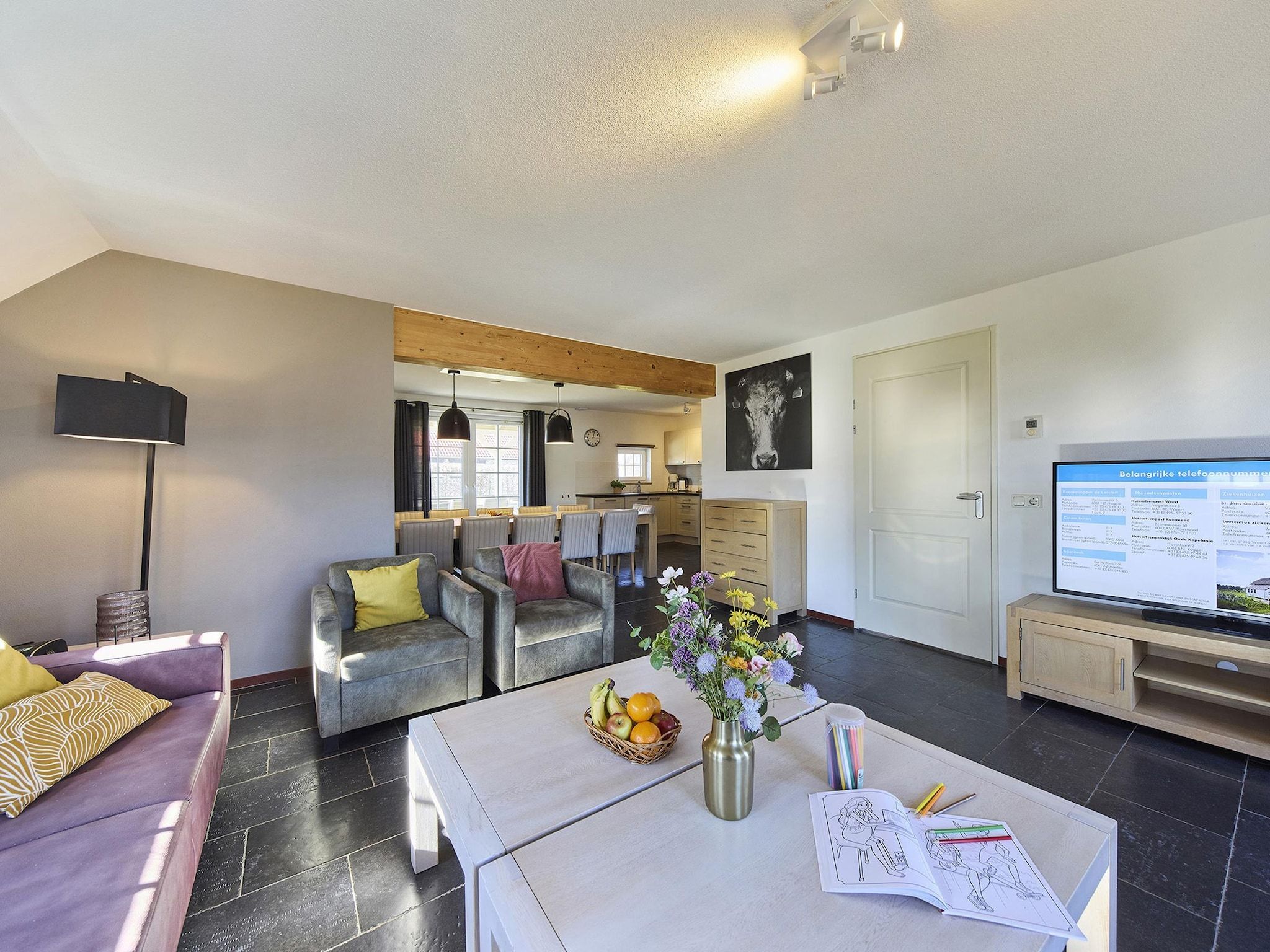 De woonkamer van Buitenhof De Leistert 6 in Roggel