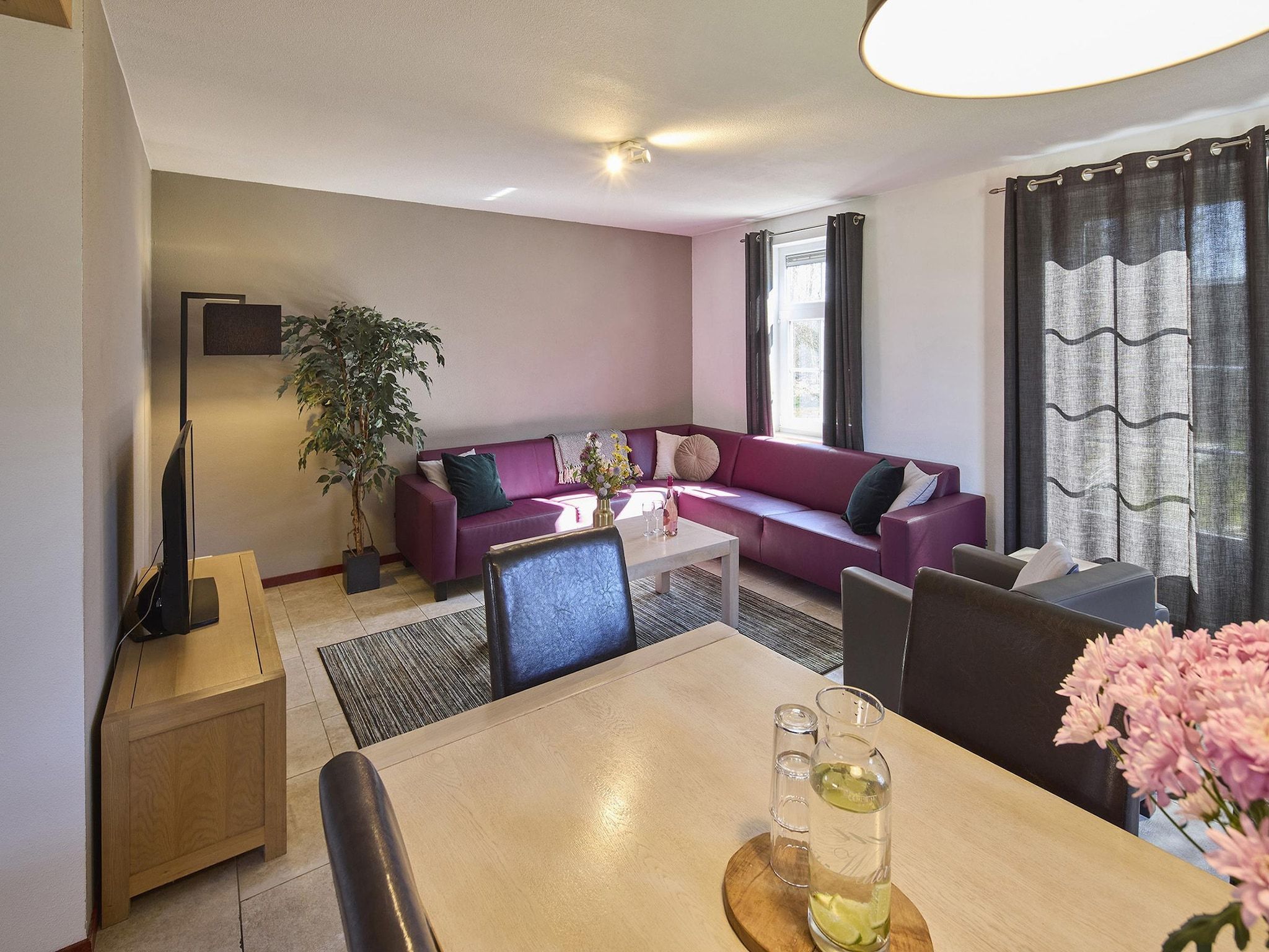 De woonkamer van Buitenhof De Leistert 13 in Roggel