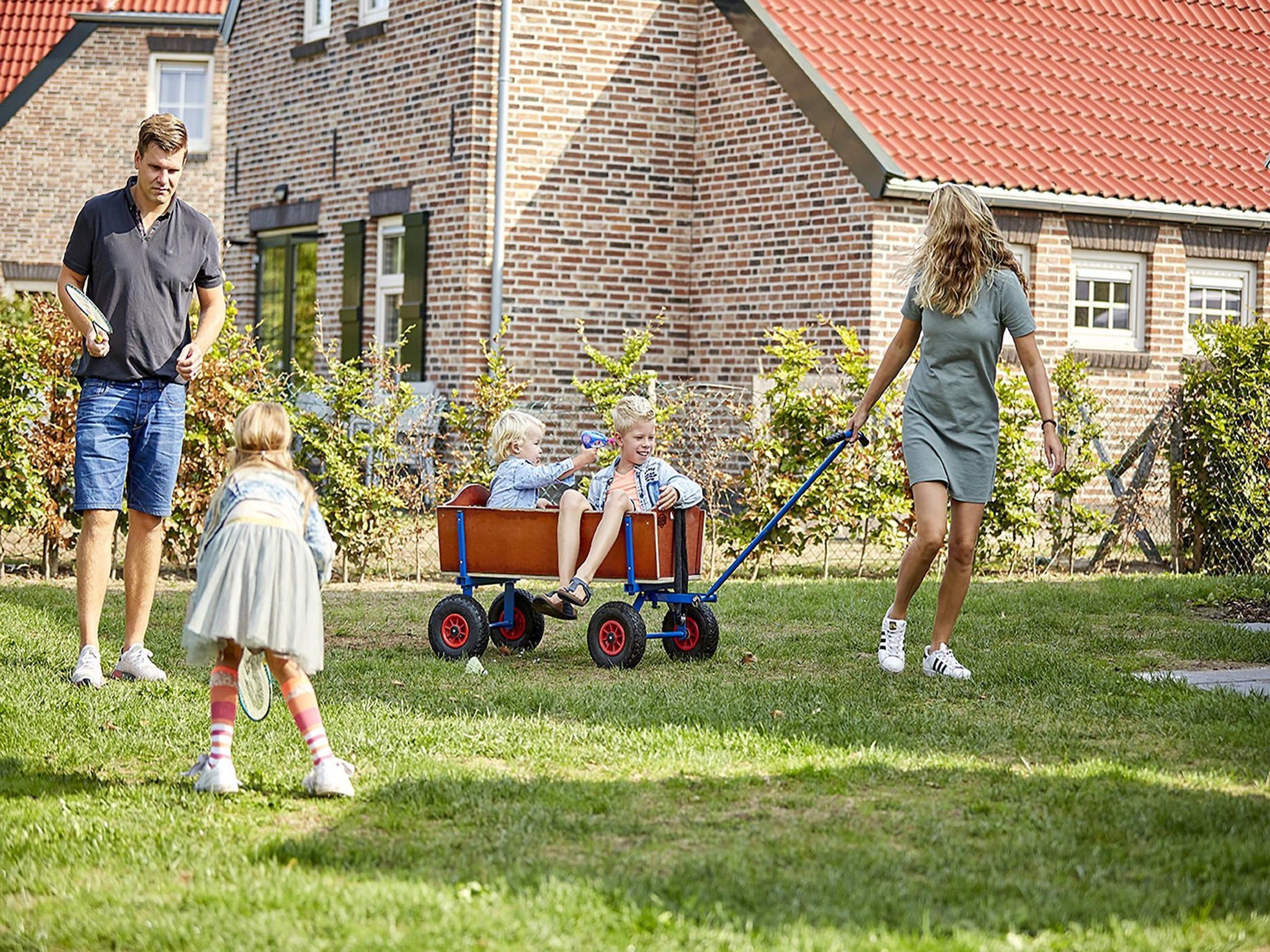 De tuin van Buitenhof De Leistert 12 in Roggel