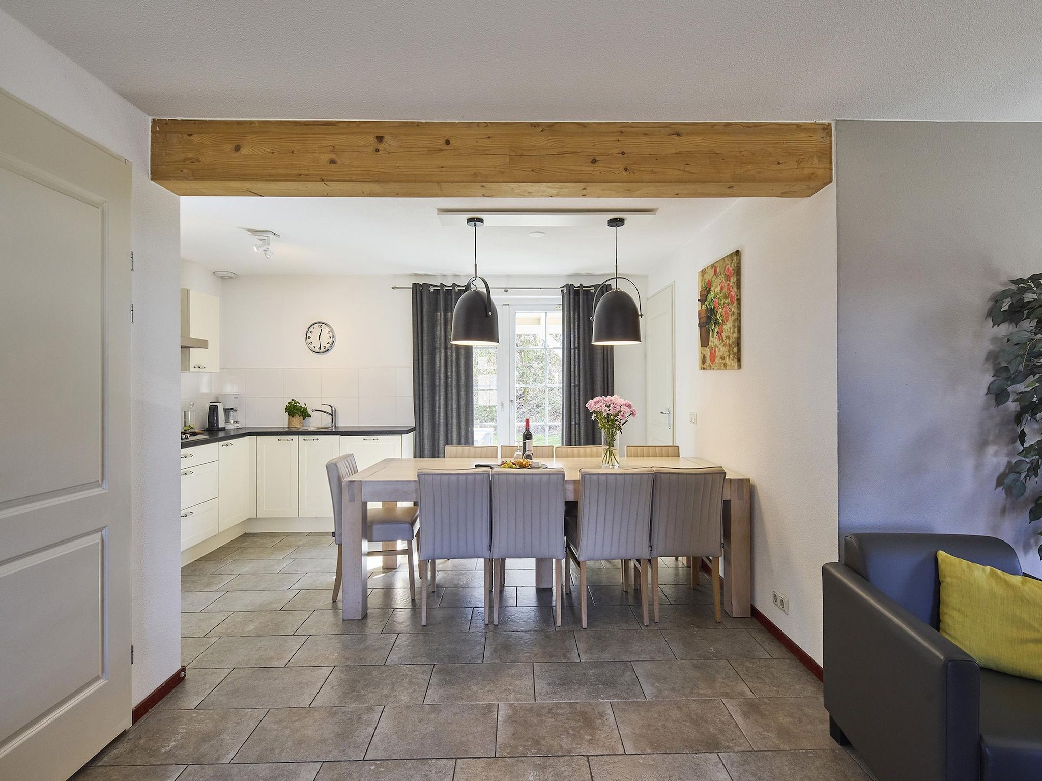 De eetkamer van Buitenhof De Leistert 10 in Roggel