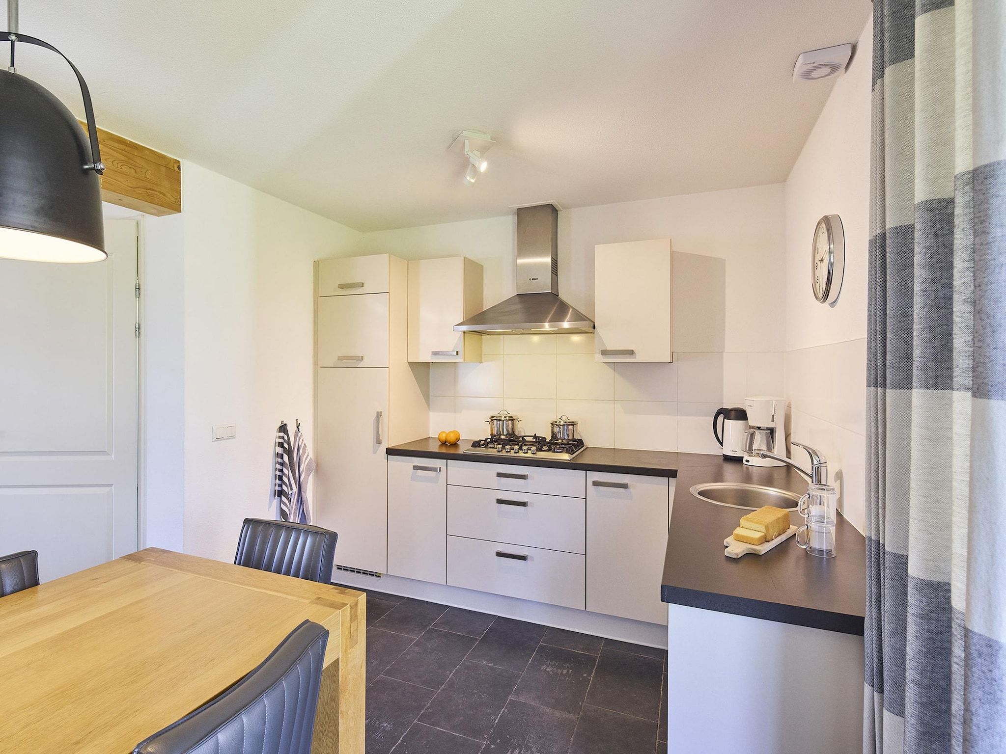 De keuken van Buitenhof De Leistert 9 in Roggel